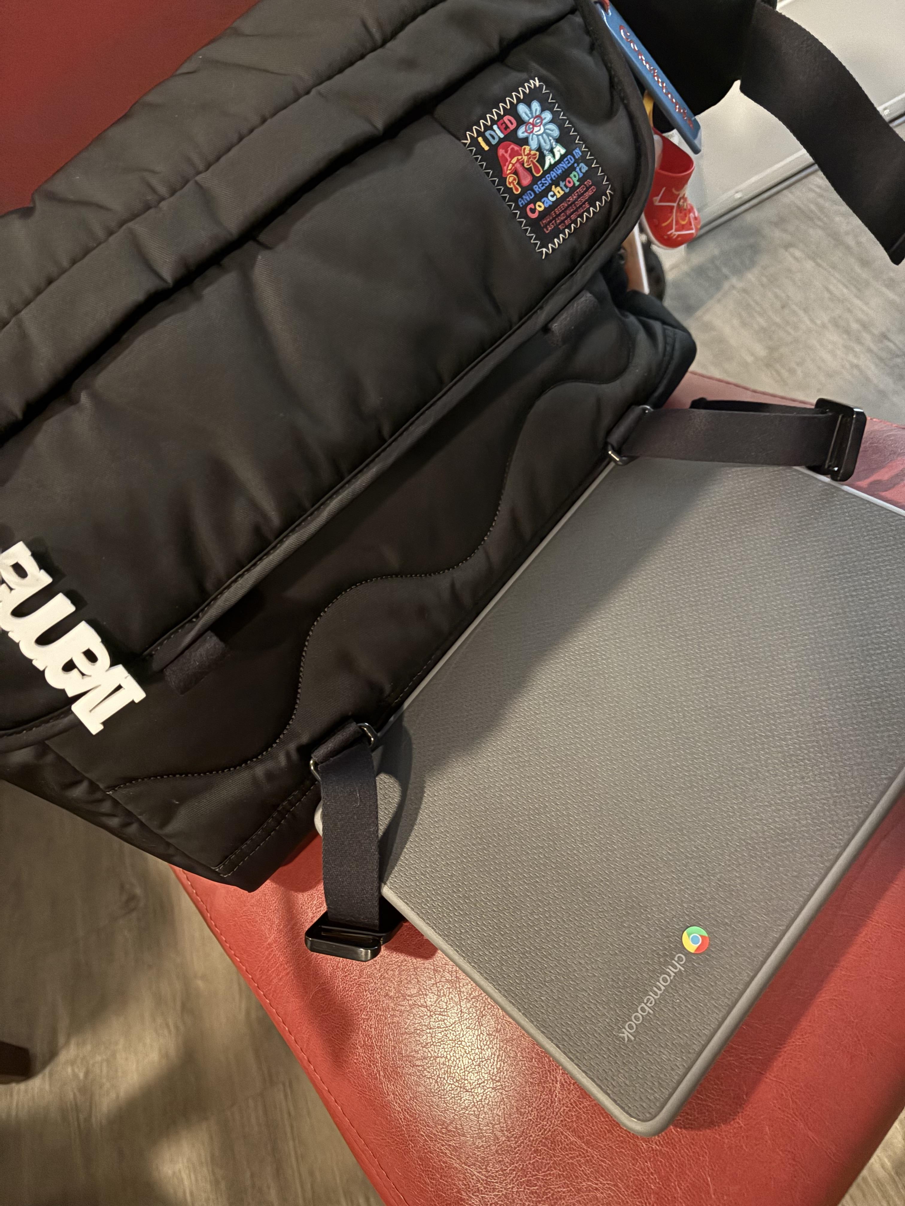 Coachtopia Loop Messenger Bag | Coachtopia ™