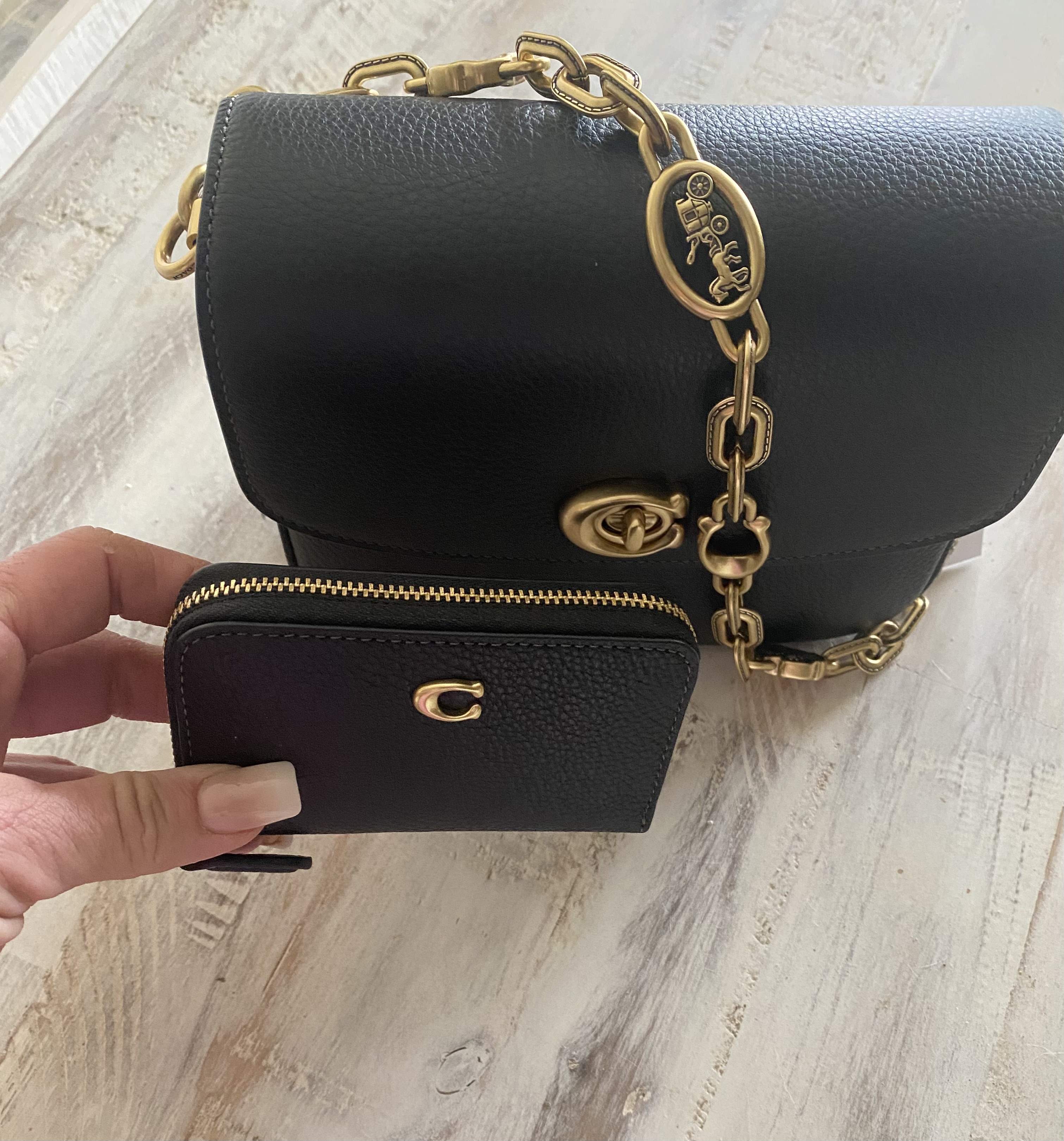 コーチ　COACH バッグ Cassie Crossbody Bag 19 | Bags | Coach | COACH®