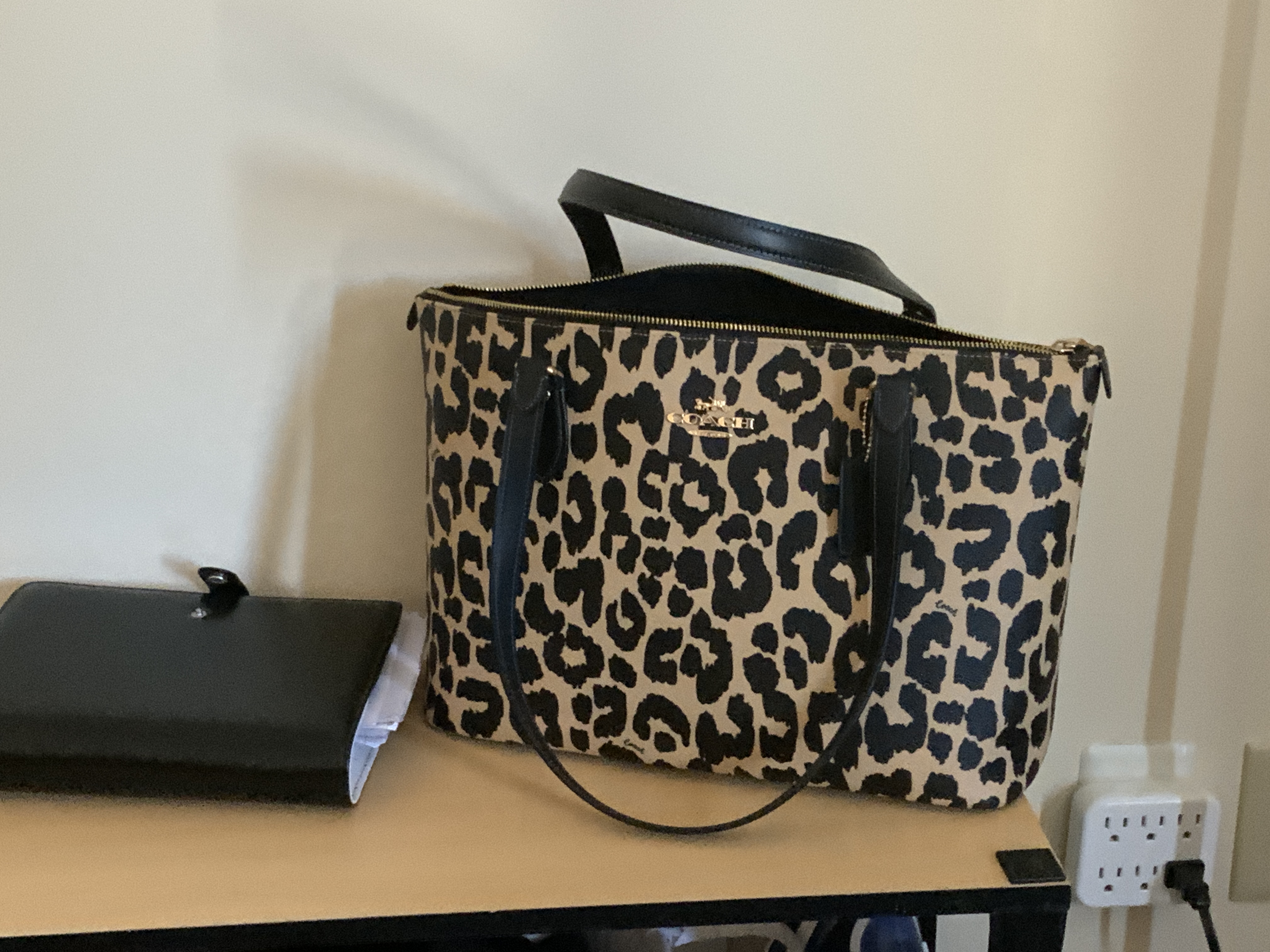 Gallery Tote Bag In Signature Canvas | COACH®
