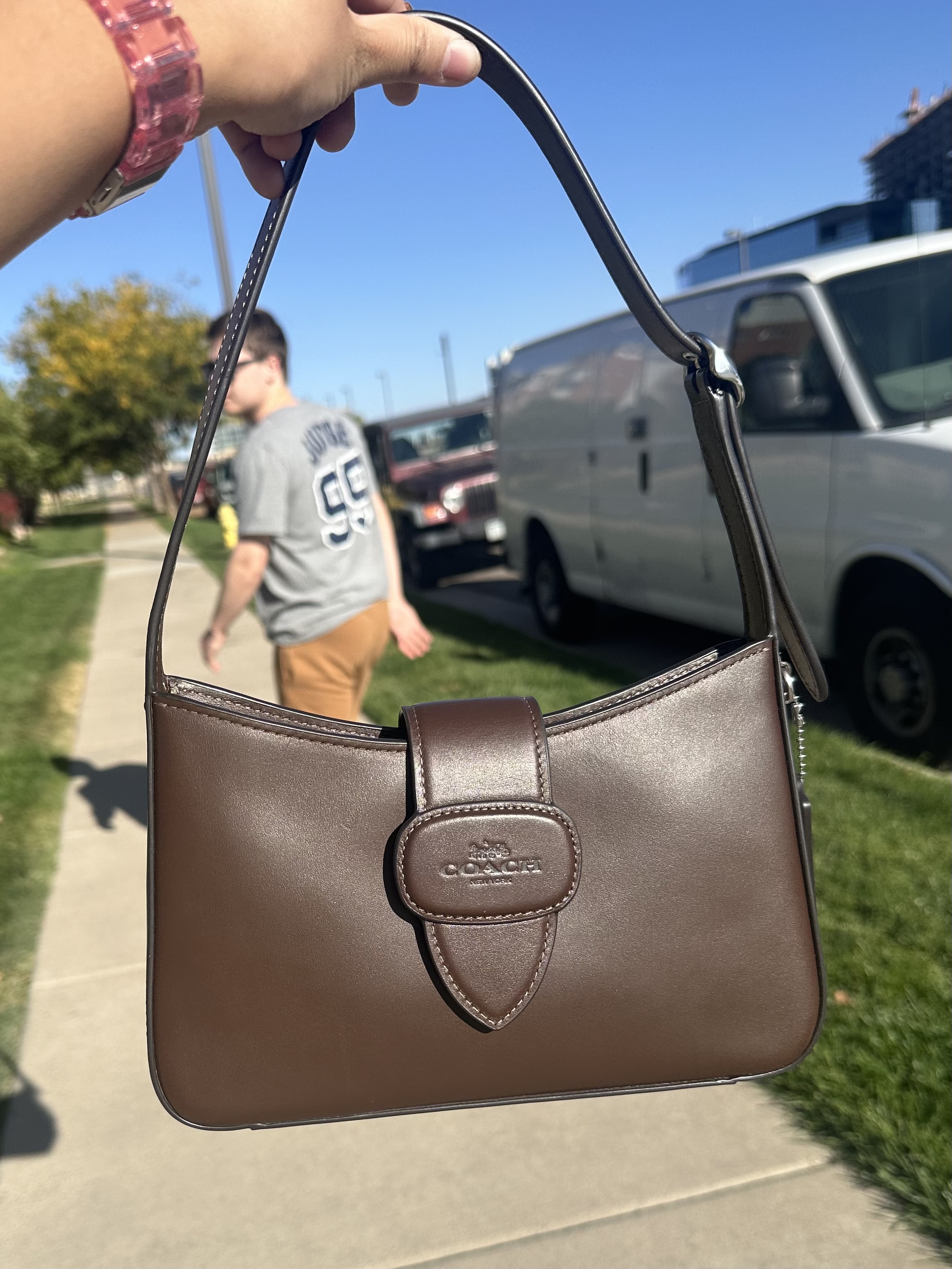 Eliza Shoulder Bag With Zipper Closure | COACH®