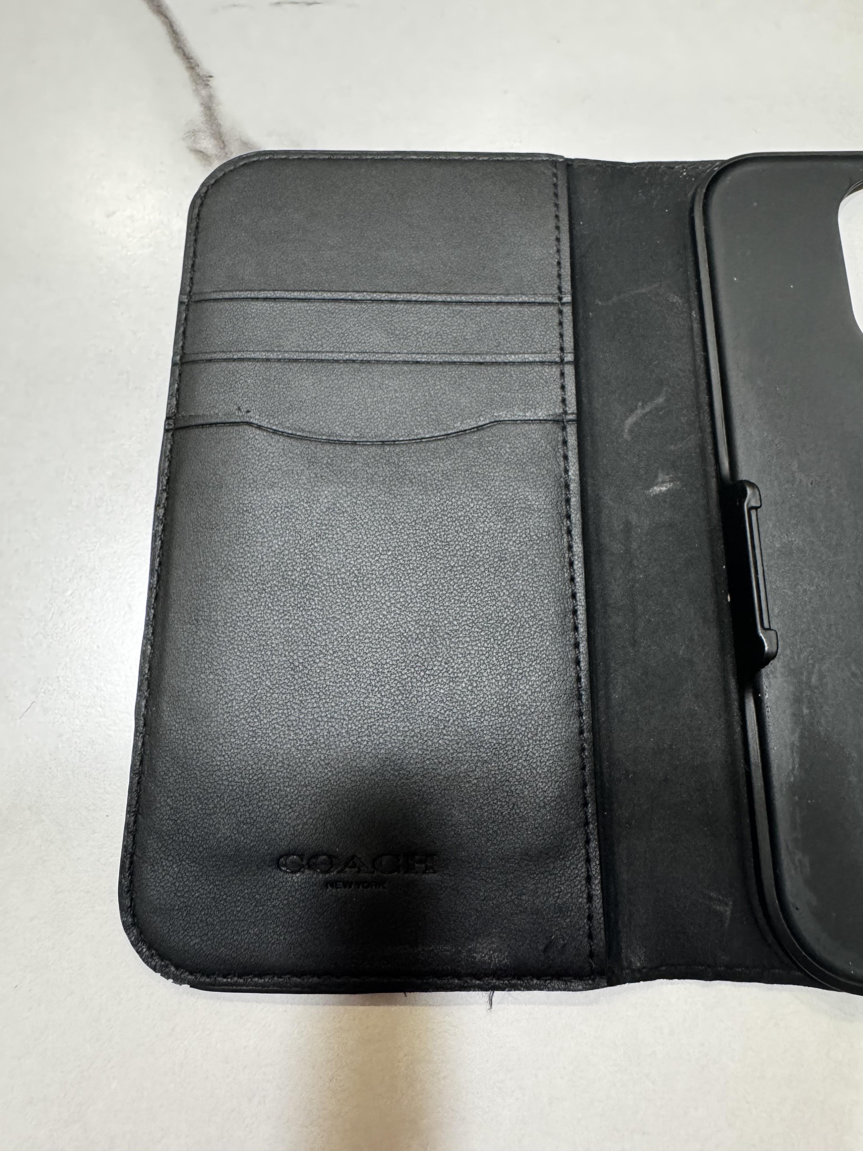 コーチiPhone14 Folio Case-Signature C Khaki COACH® Outlet | Iphone 14 Pro Max Folio In Signature Canvas