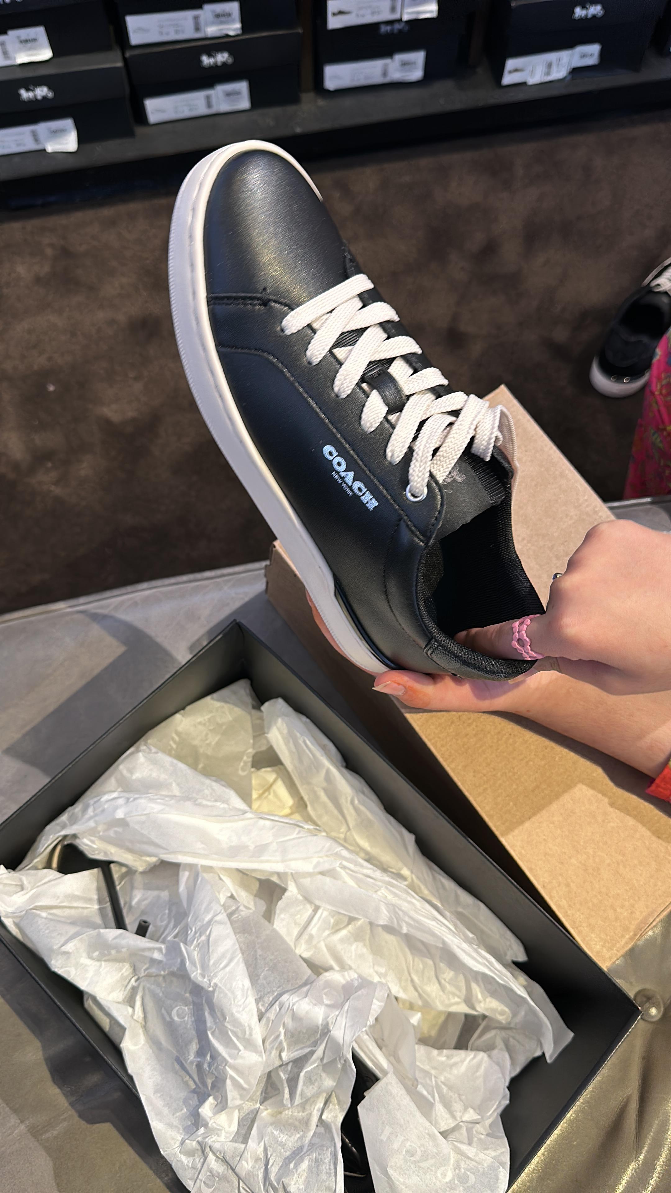 Clip Low Top Sneaker In Signature Canvas With Wild Strawberry