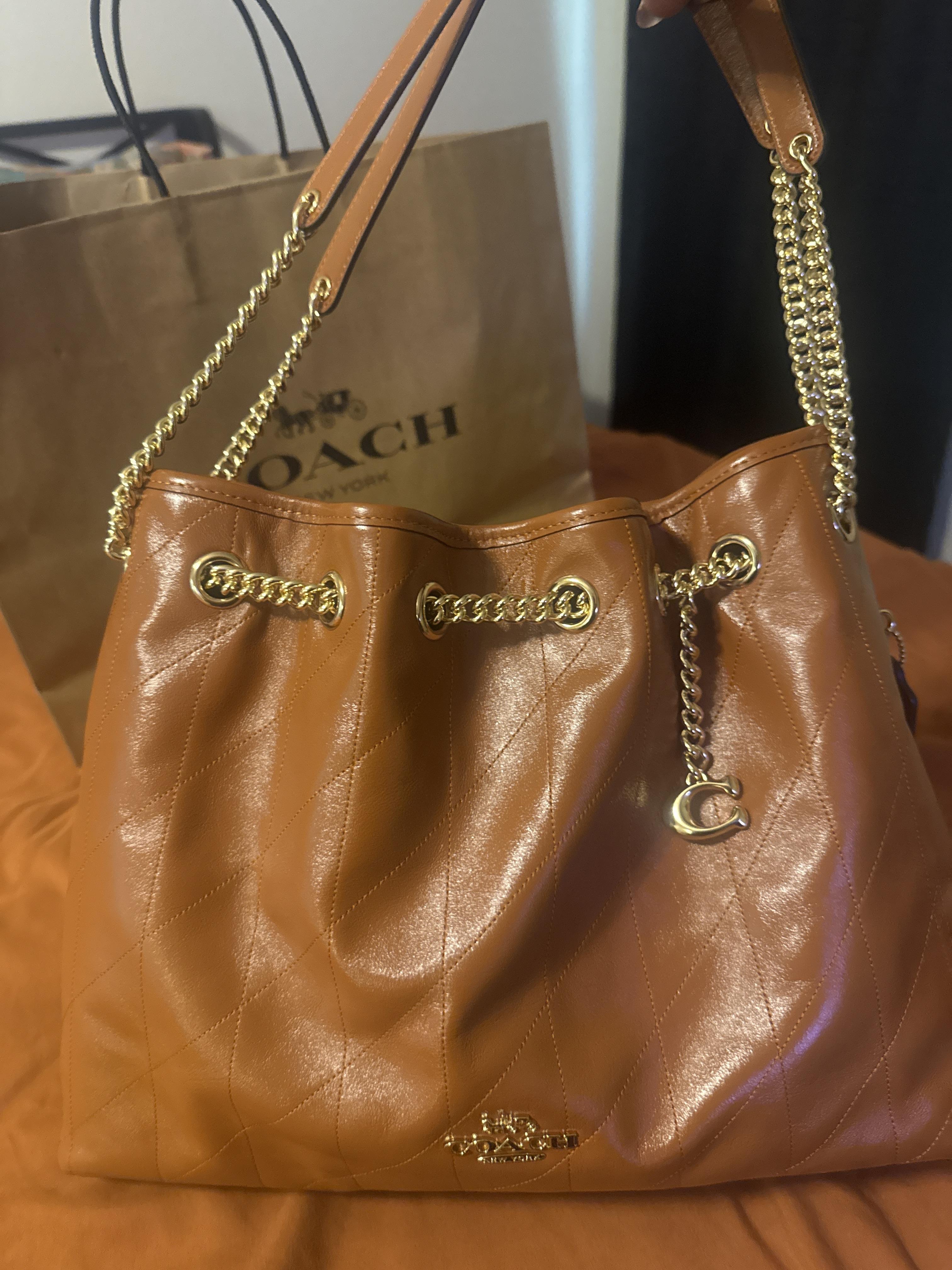 Evelyn Shoulder Bag With Quilting And Charm | COACH®