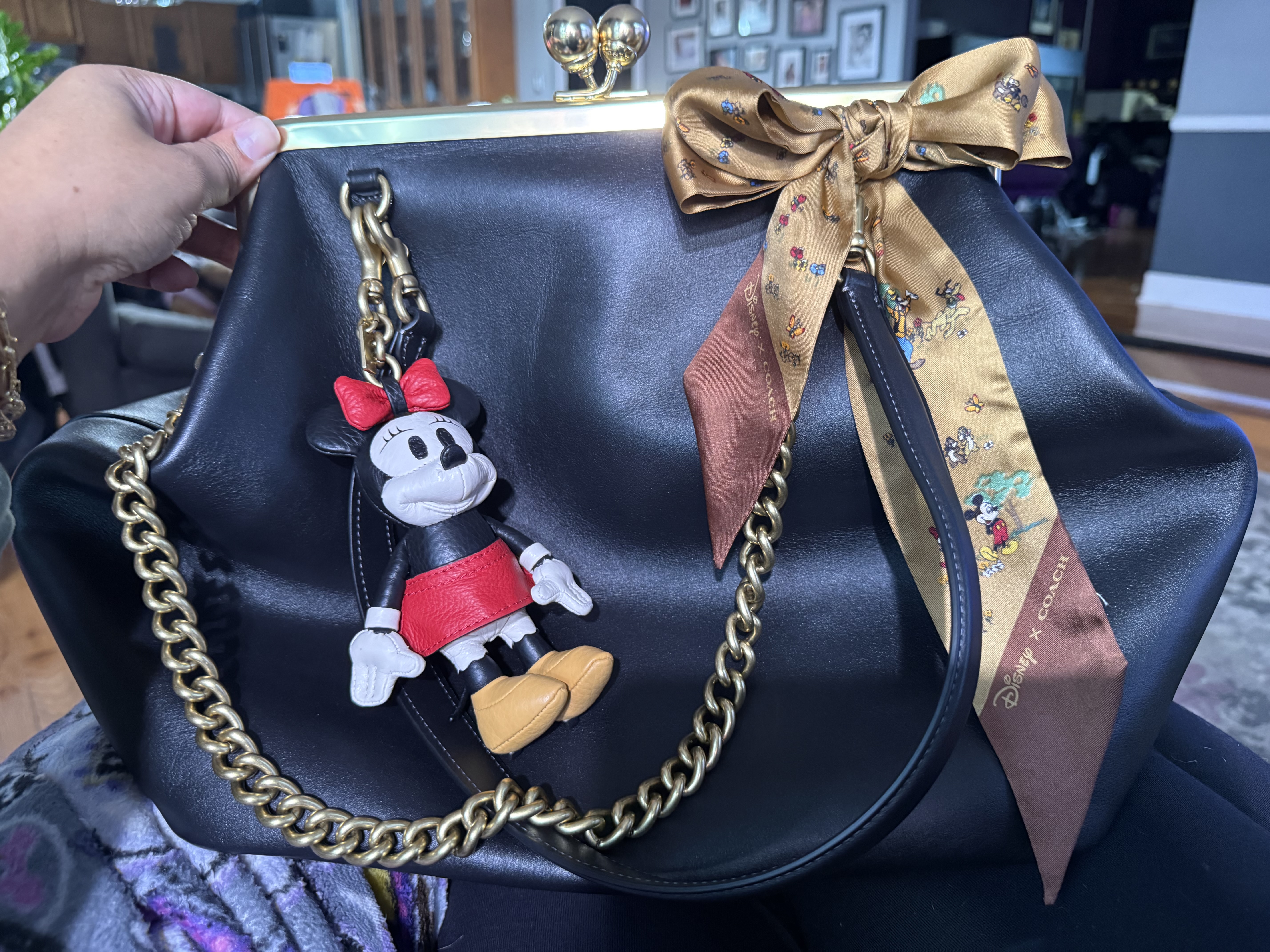 新品 COACH × Disney ミッキーミニー レザーバッグチャーム 正規品 新品 COACH × Disney ミッキーミニー レザーバッグチャーム 正規品
