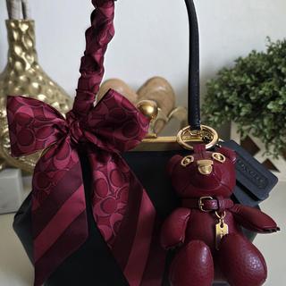 美品COACH X パックマン スキニー スカーフ シルク リバーシブル ピンク Signature Silk Skinny Scarf | COACH®
