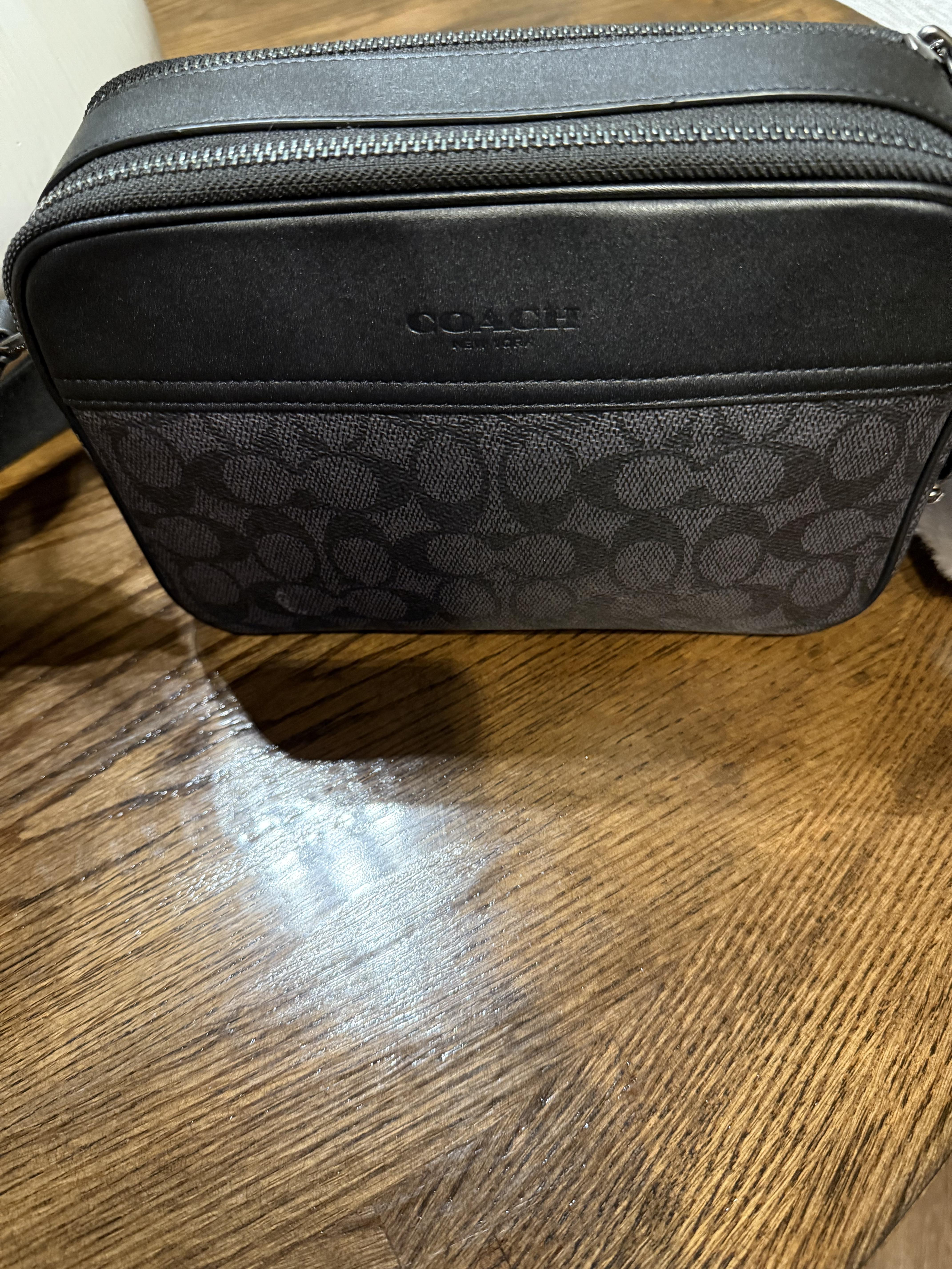 Graham Crossbody Bag In Signature Canvas | Bags | Coach | COACH®