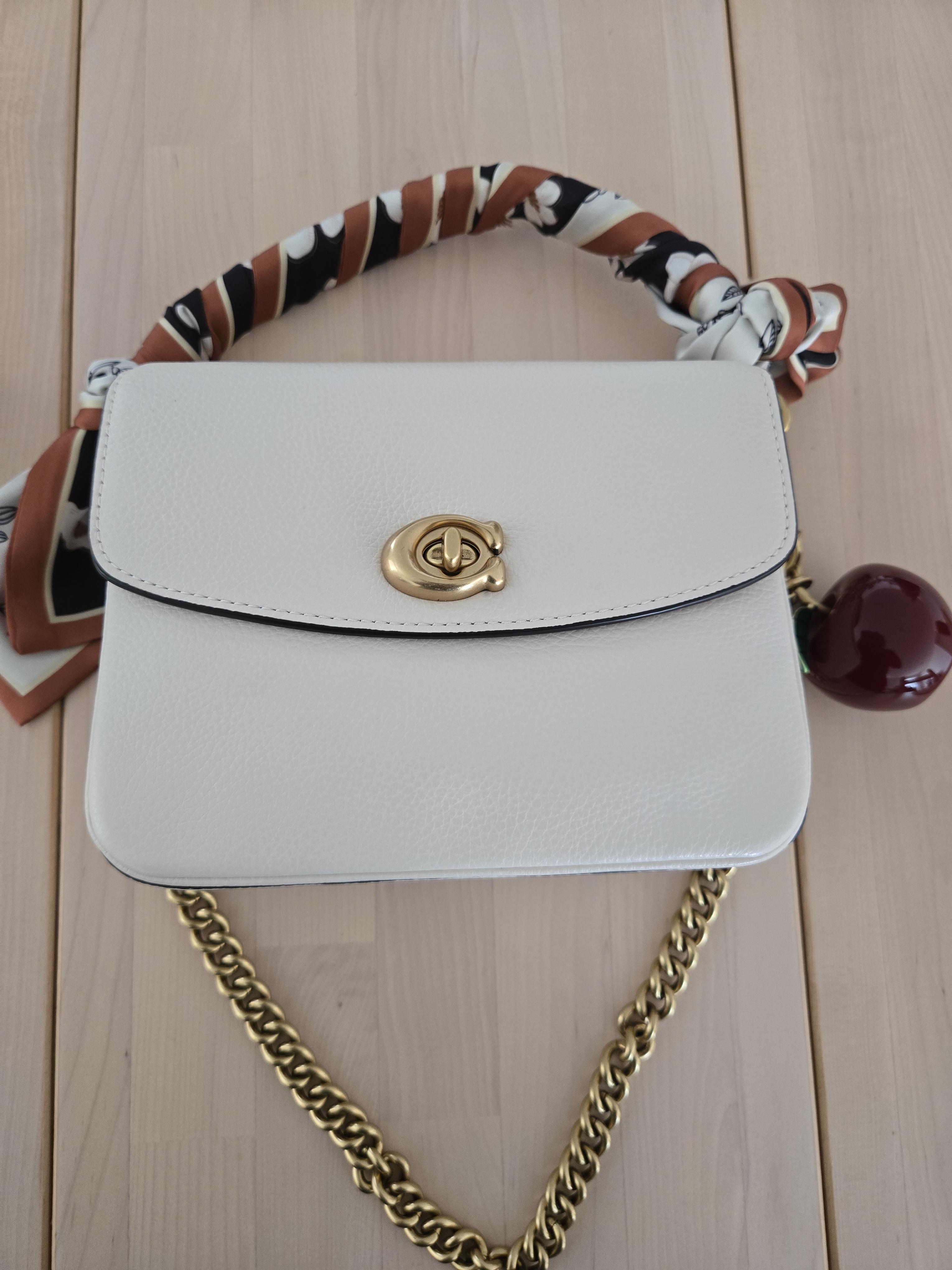 Cassie Crossbody Bag 19 | Bags | Coach | COACH®