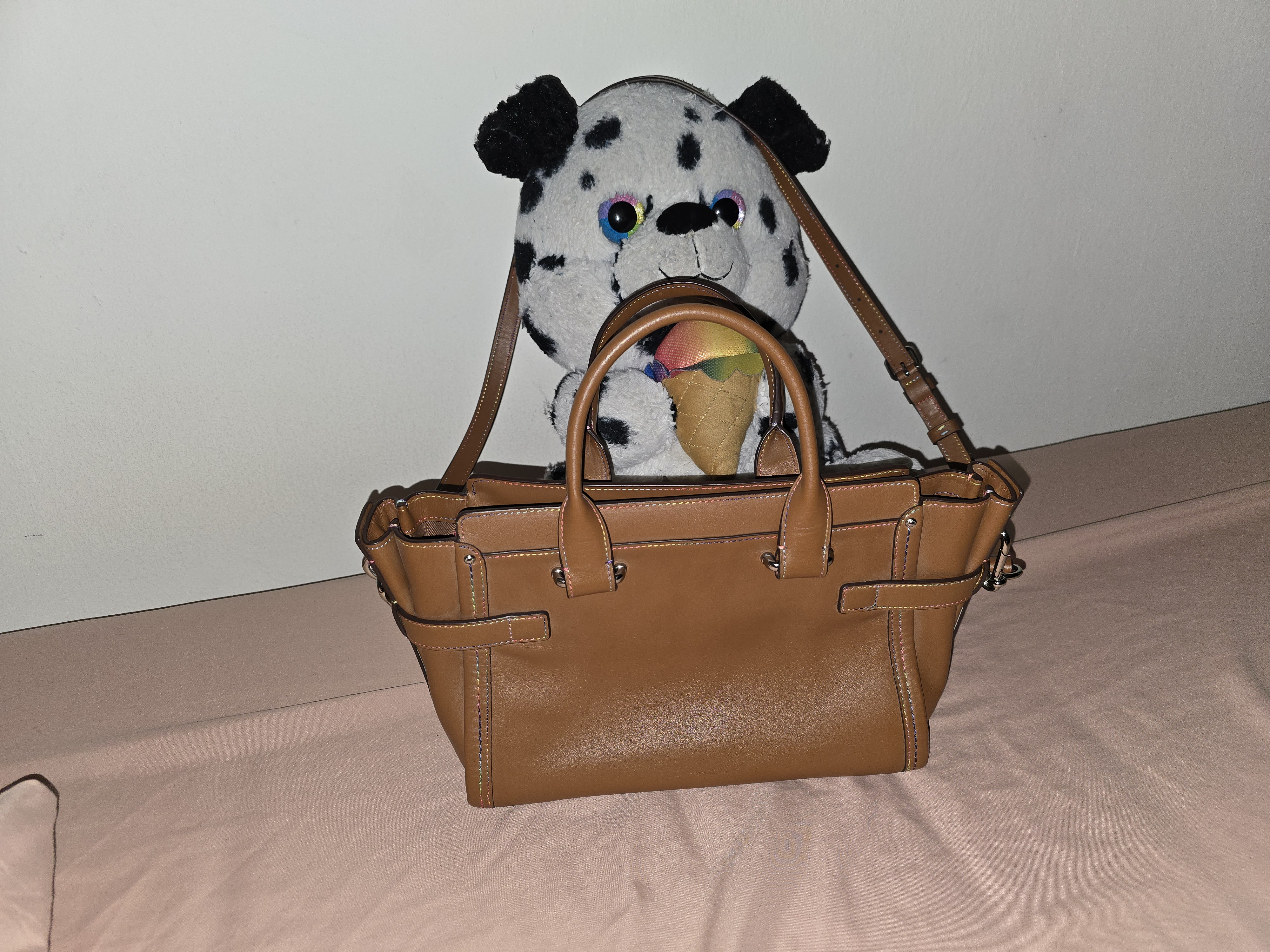 【レアモデル】COACH スワッガー 27 楽天市場】【バッグ】COACH コーチ スワッガー27 ハンドバッグ