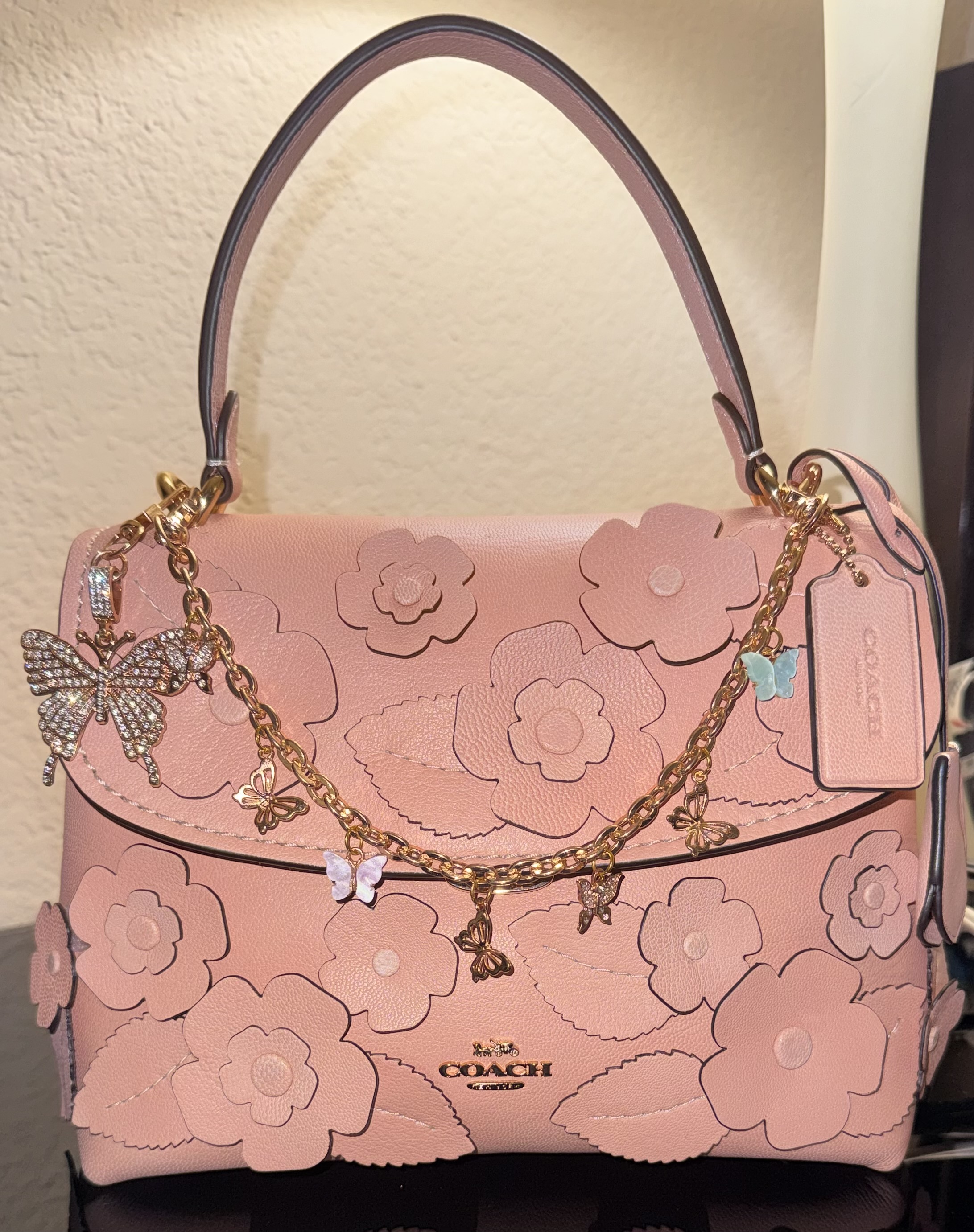 Coach Fringe Flower Applique Pink Bag 【公式通販】 Coach Fringe Flower Applique Pink Bag 【公式通販】