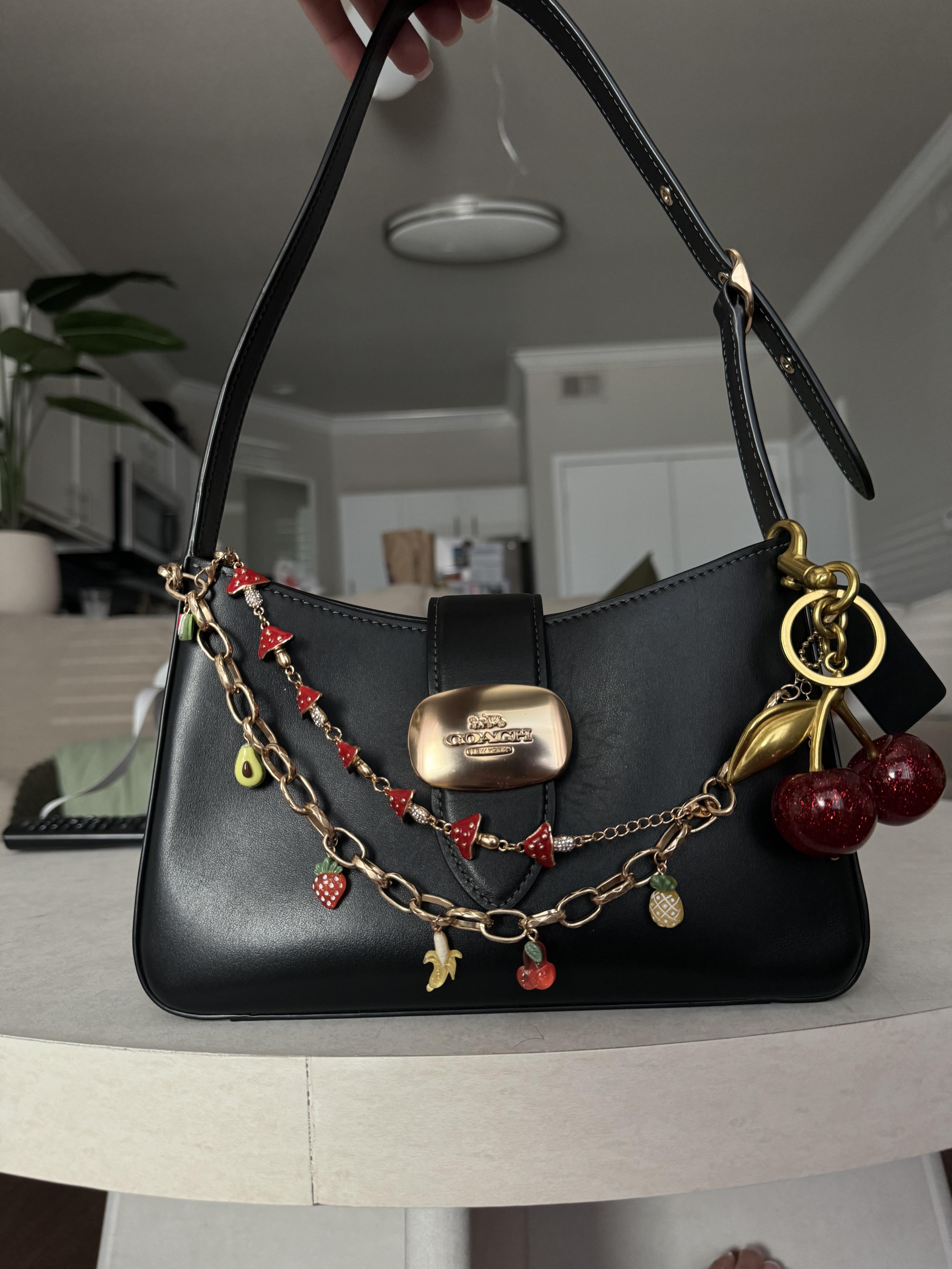 coach ハンドバッグ Eliza Shoulder Bag With Zipper Closure | Bags | Coach | COACH®