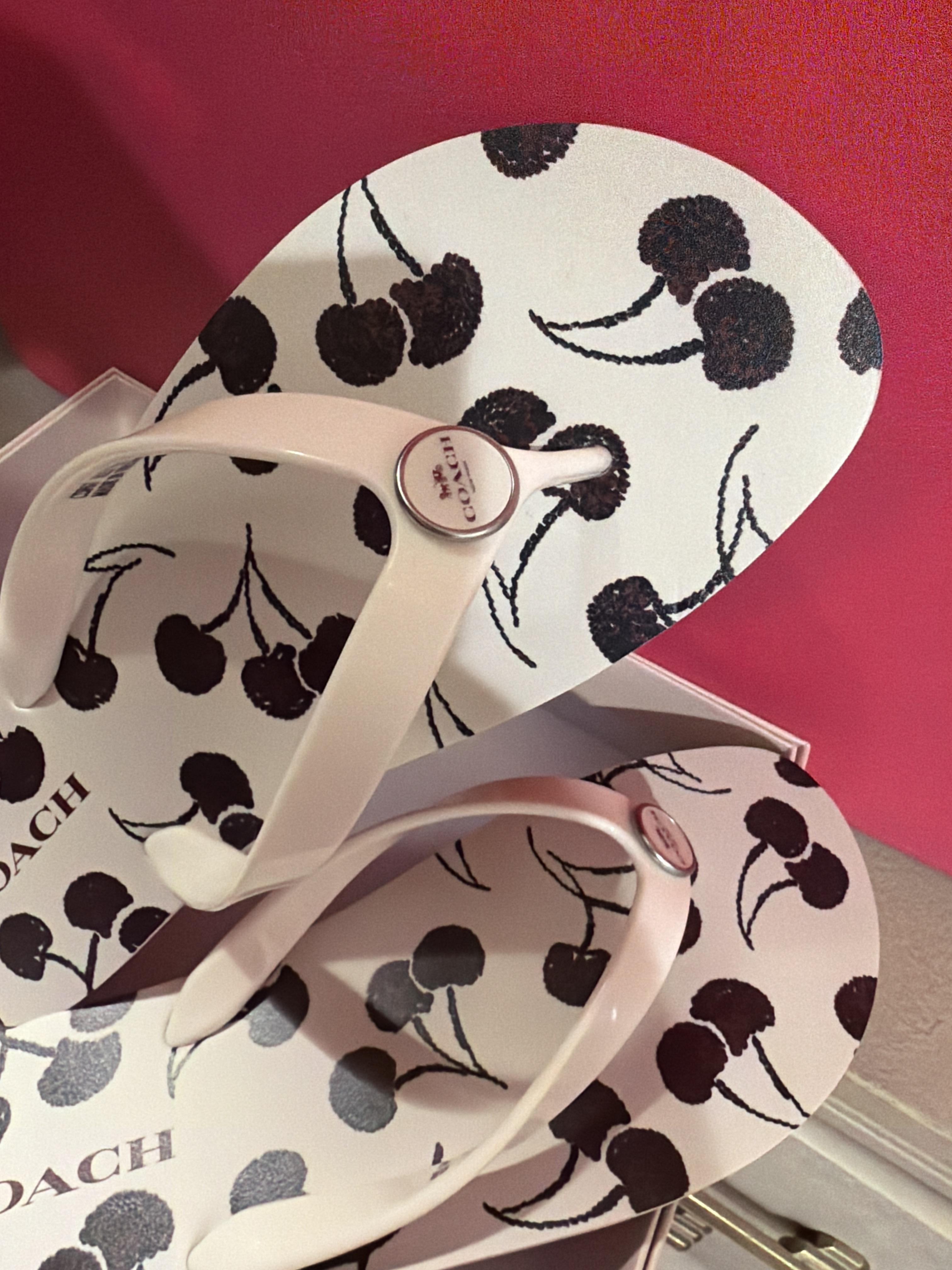 M.5302 COACH コーチ フリップ フロップ シグネチャー キャンバス Zayn Flip Flop | Other Shoes | Coach | COACH®