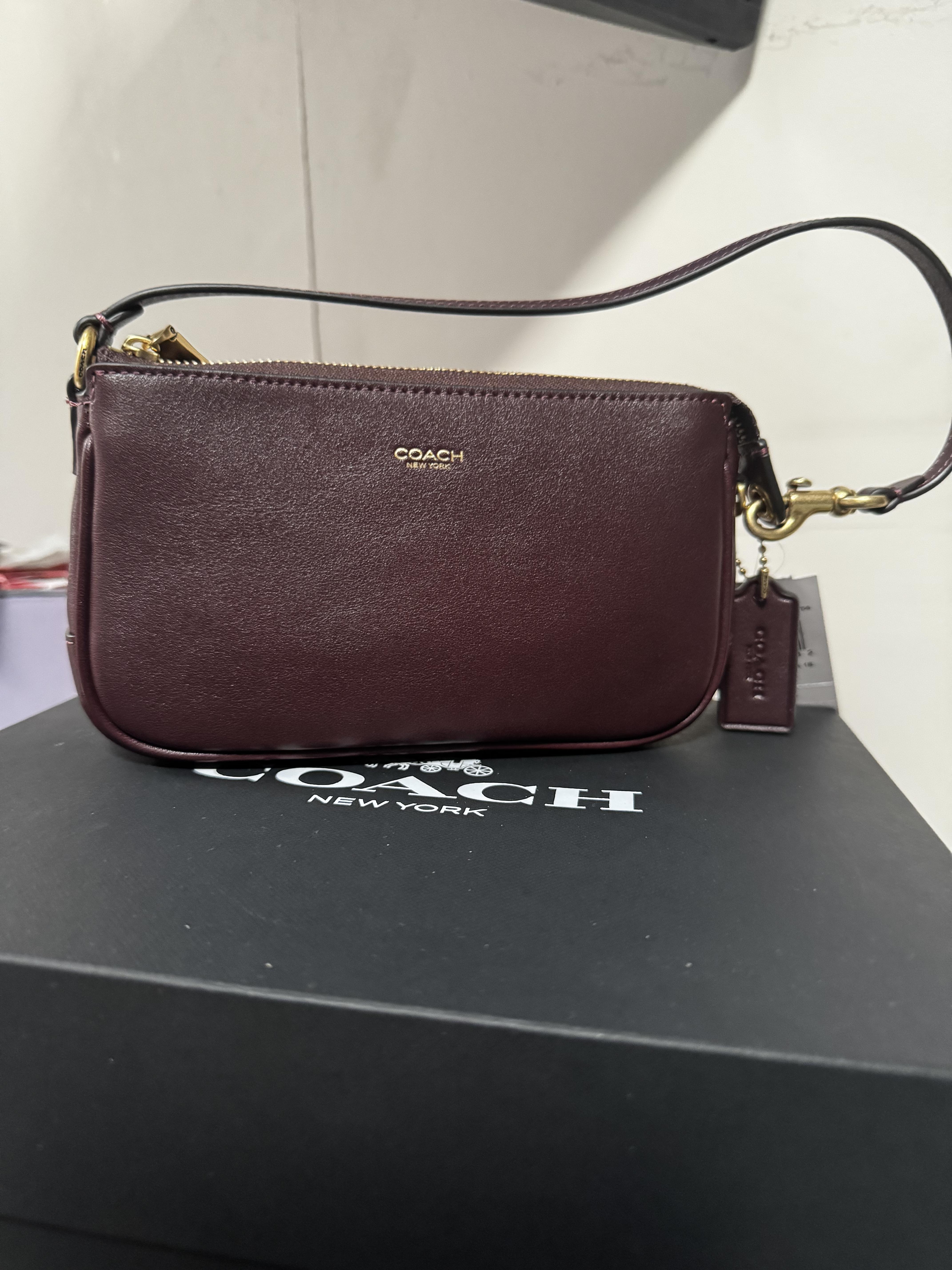 COACHバック Plaza Bag 18 In Signature Canvas | Wristlets | Coach | COACH®