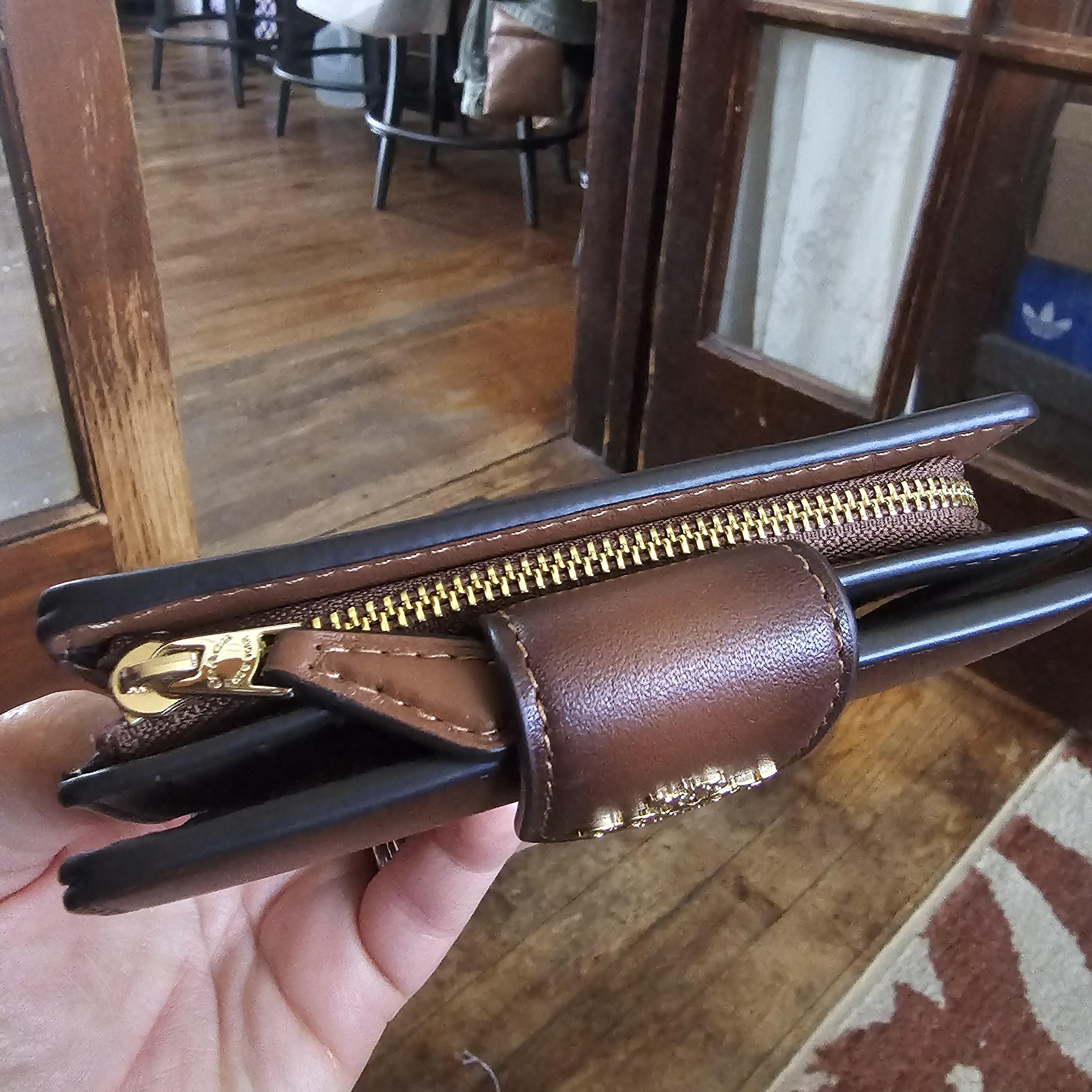 Medium Corner Zip Wallet In Signature Jacquard With Floral
