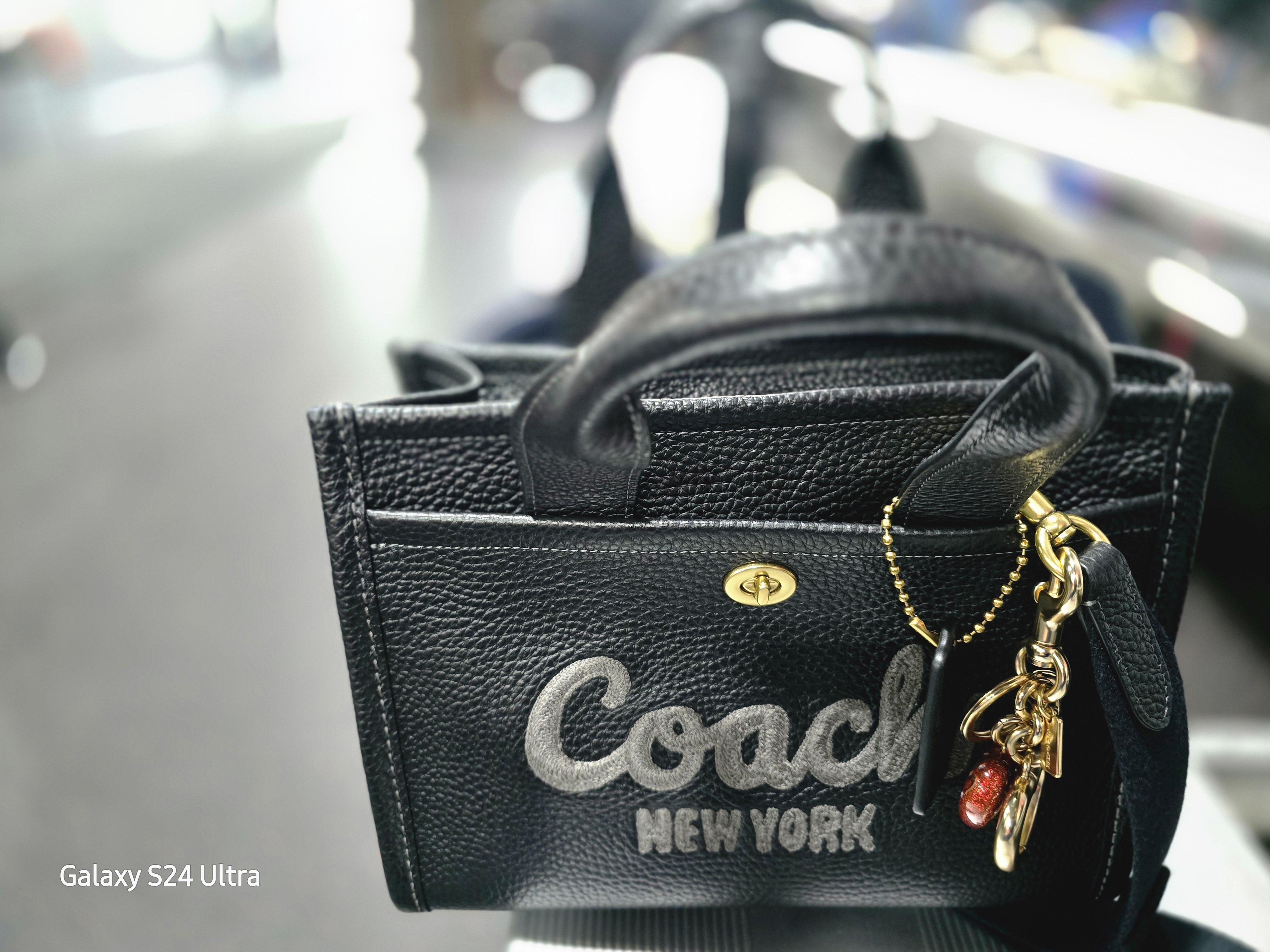 コーチ デイジーフラワープリントCARGO No.26 トートバッグ CR660