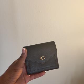 Wyn Small Wallet With Floral Print | COACH®