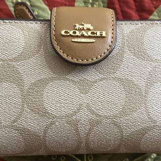Medium Corner Zip Wallet In Signature Canvas | COACH®