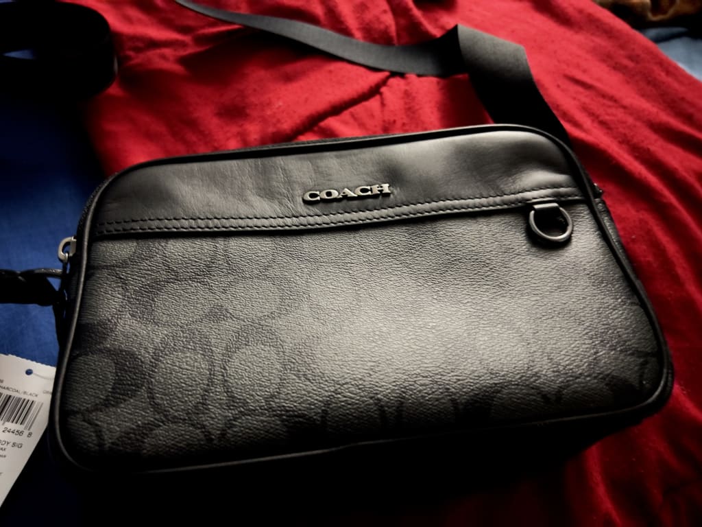 Graham Crossbody Bag In Signature Canvas | Bags | Coach | COACH®