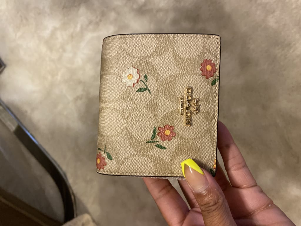 Boxed Snap Wallet With Daisy Print | COACH®