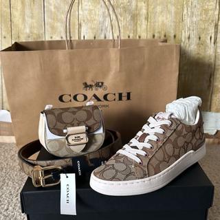 Coach X Peanuts Clip Low Top Sneaker In Signature Canvas  display picture 1