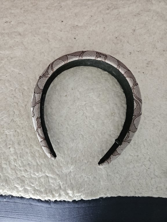 Signature Headband | Accessories | Coach | COACH® display picture 1