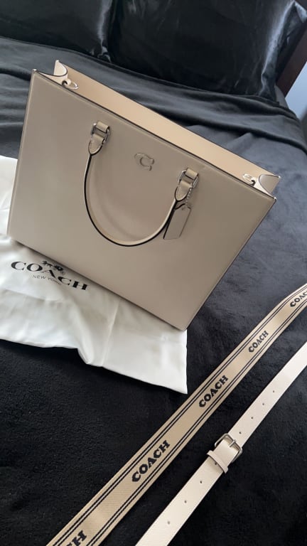 Tote Bag 40 With Signature Canvas | COACH®