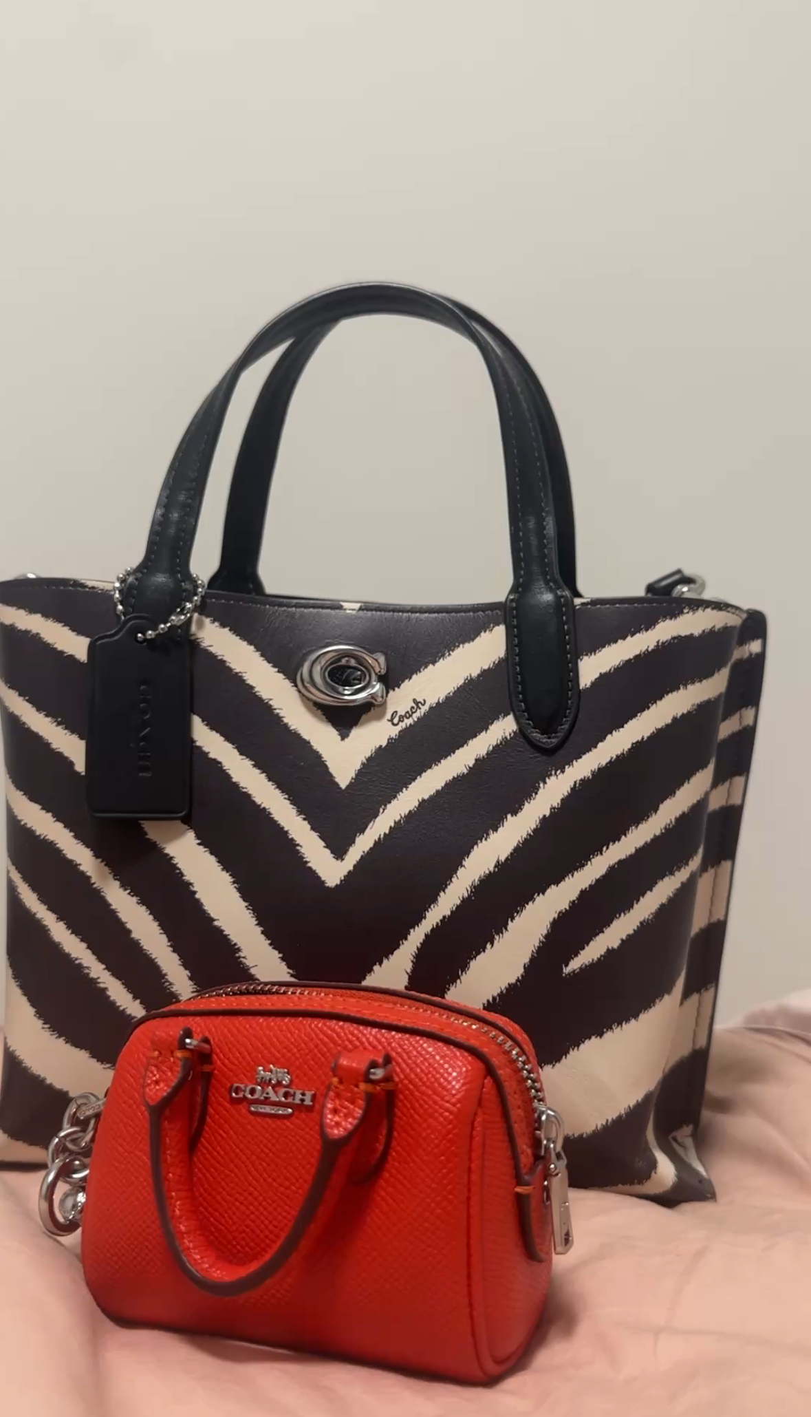 A4サイズ対応 Coach Taylor Cross Stitch Floral 上質レザーTote COACH® | Taylor Tote With Floral Bloom Print