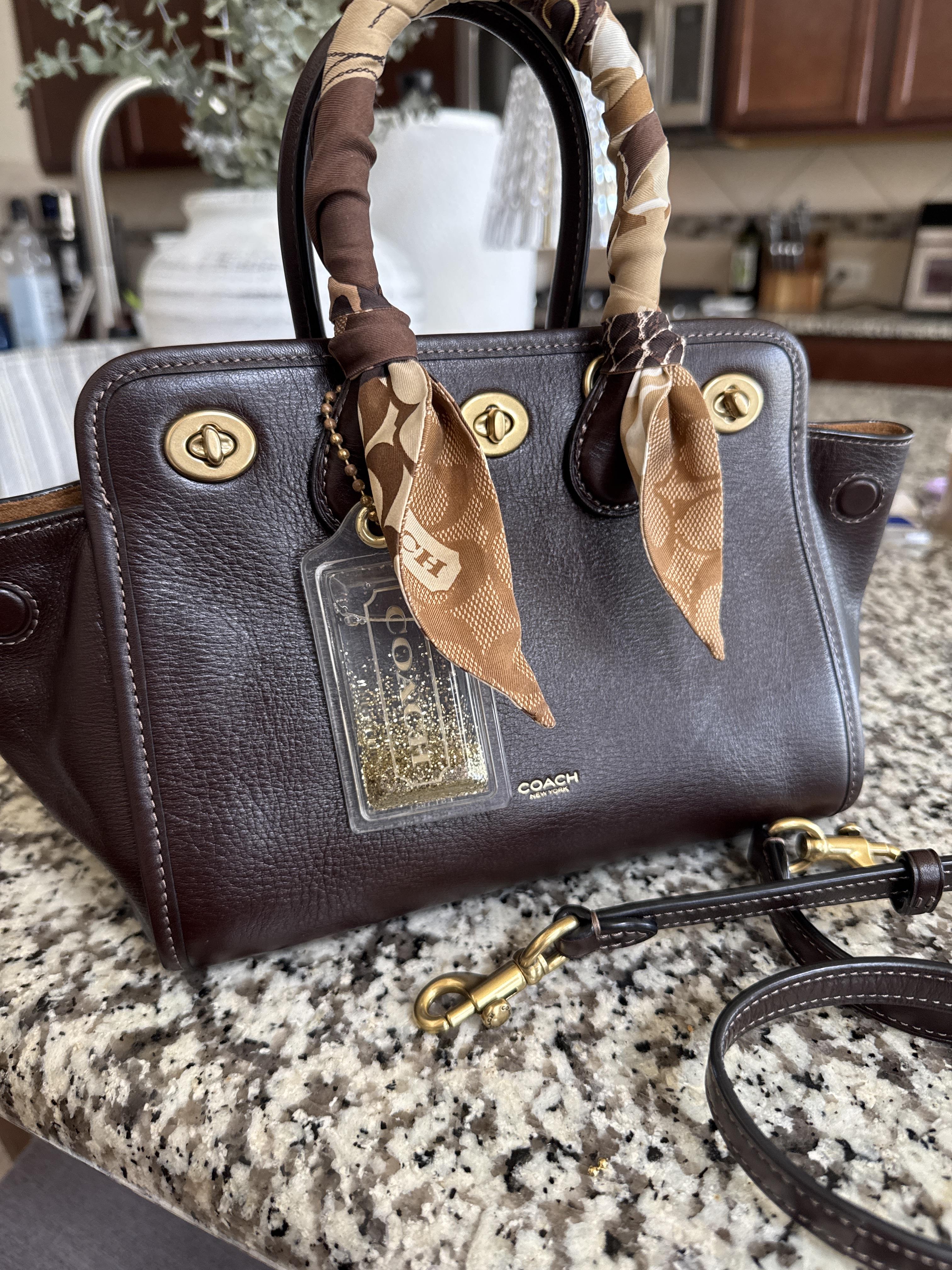 Buy Now Turnlock Tote Bag 22 | Bags | Coach | COACH®