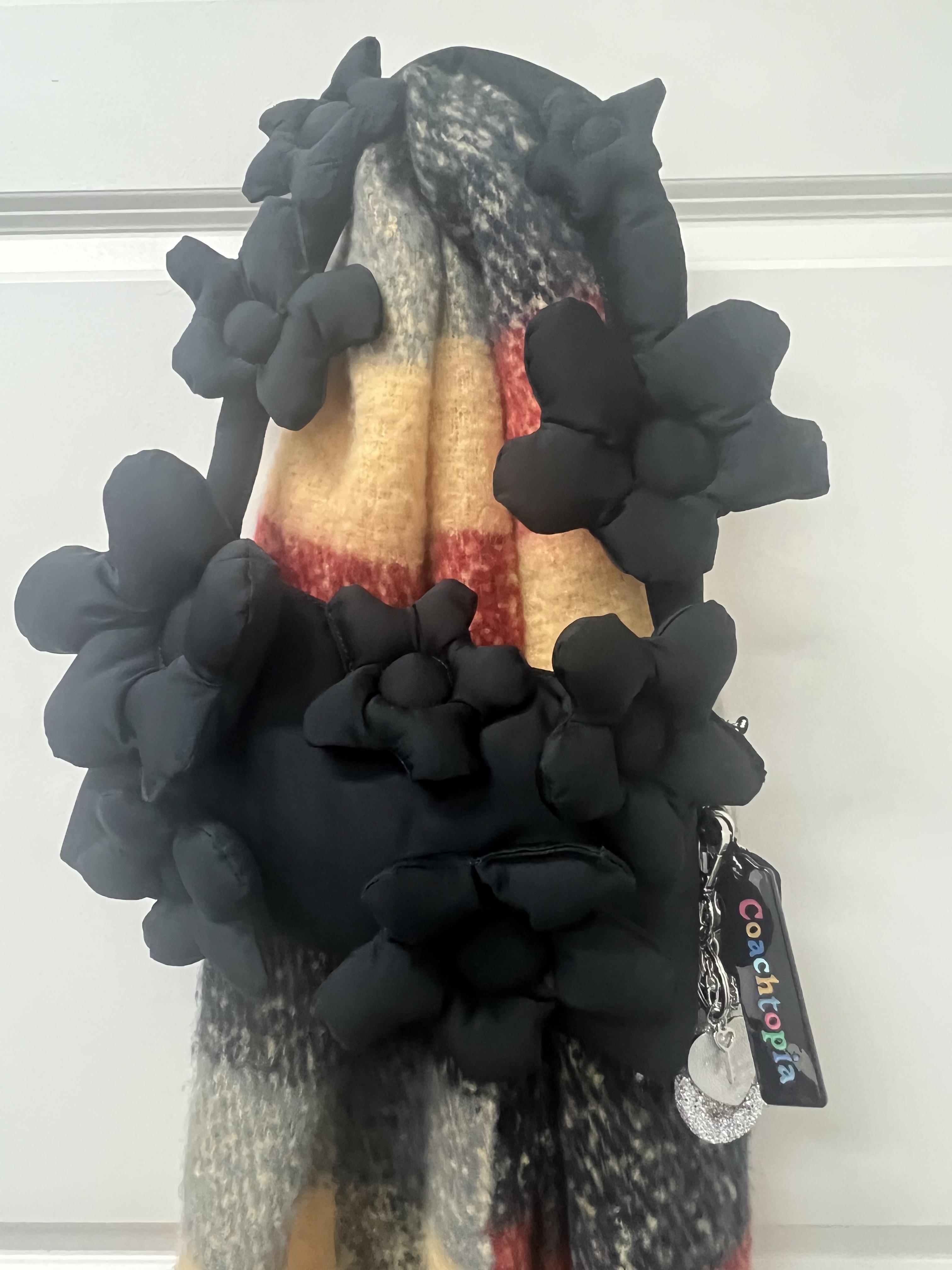 ★Coachtopia★地球に優しい★お花アップリケ★ループショルダー Coachtopia Loop Shoulder Bag With Floral Appliqué | Coachtopia ™