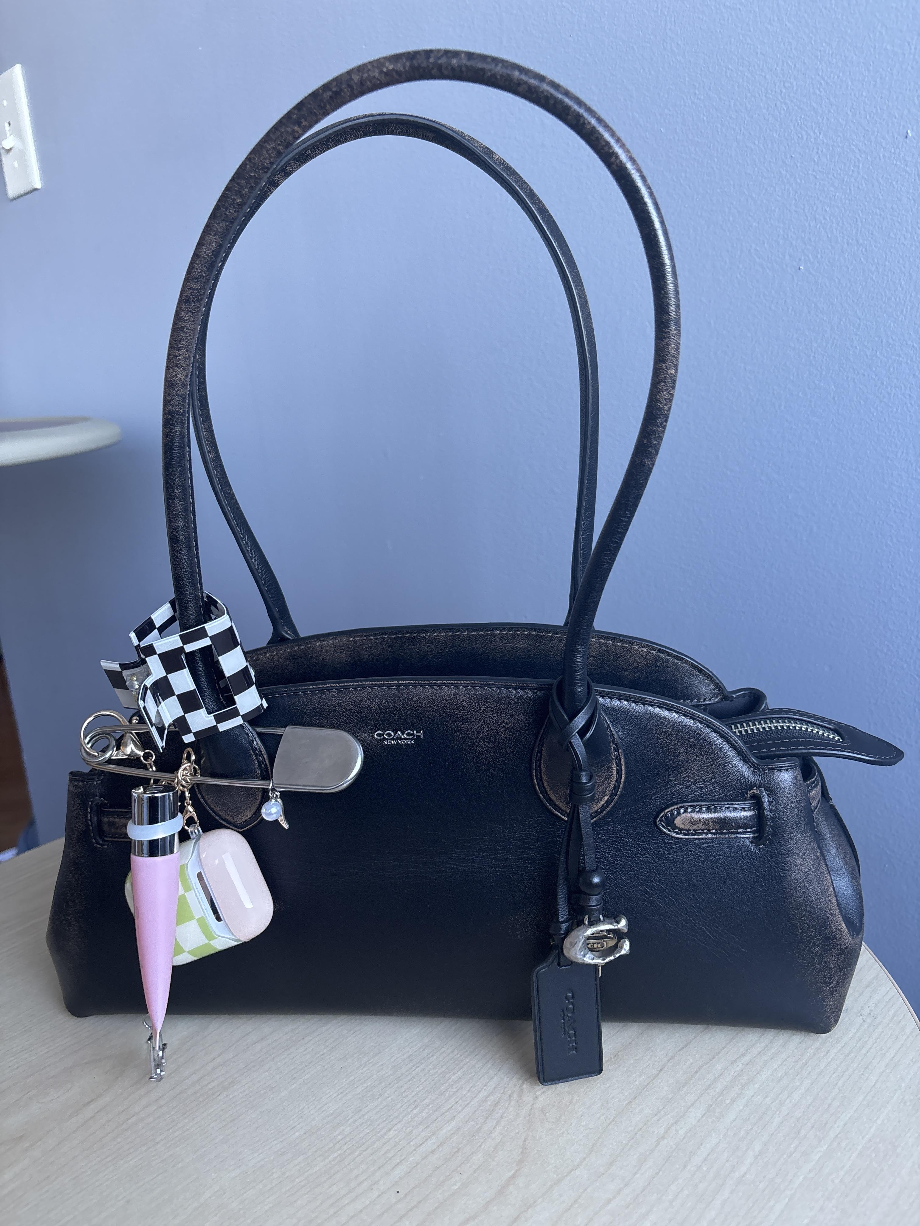 COACH Empire State Building バッグ Coach Empire Glazed Leather East-West Carryall Shoulder Bag