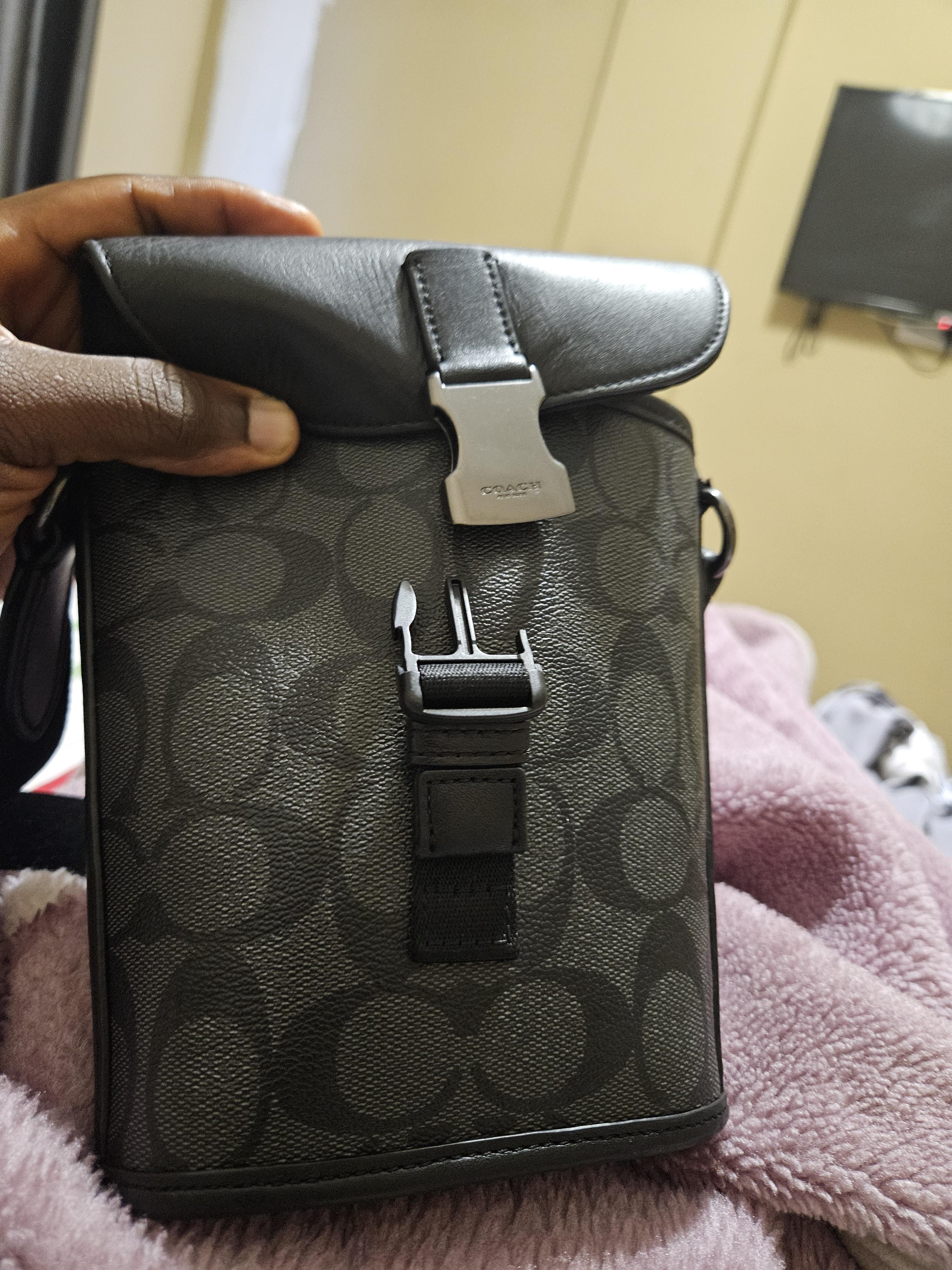 割引中！COACH TRACK SMALL FLAPボディバッグ Coach Track Small Flap Crossbody In Signature Canvas | Brixton Baker