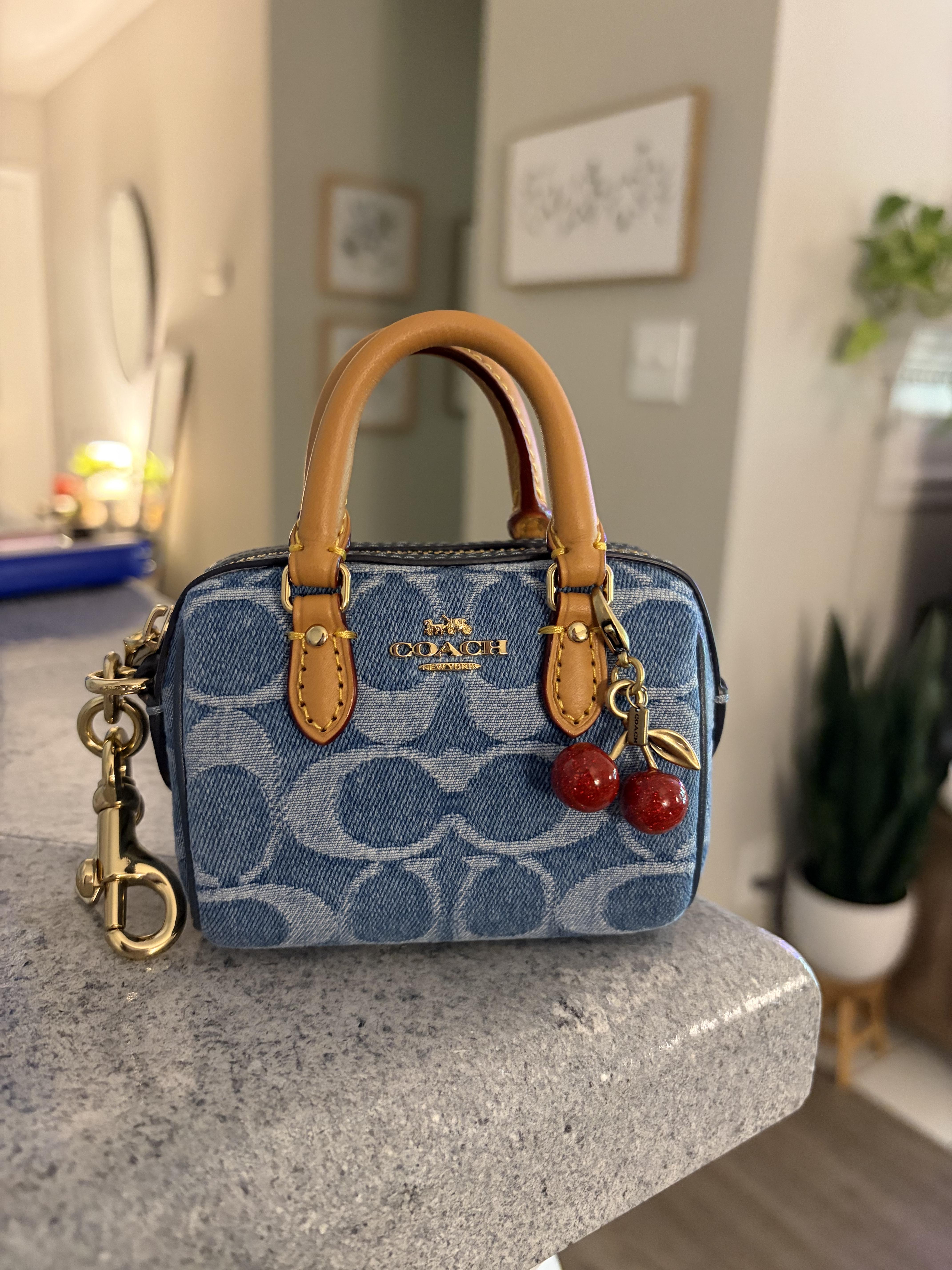 ミニ ローアン バッグ チャーム・シグネチャー デニム Mini Rowan Bag Charm In Signature Denim | Accessories | Coach | COACH®