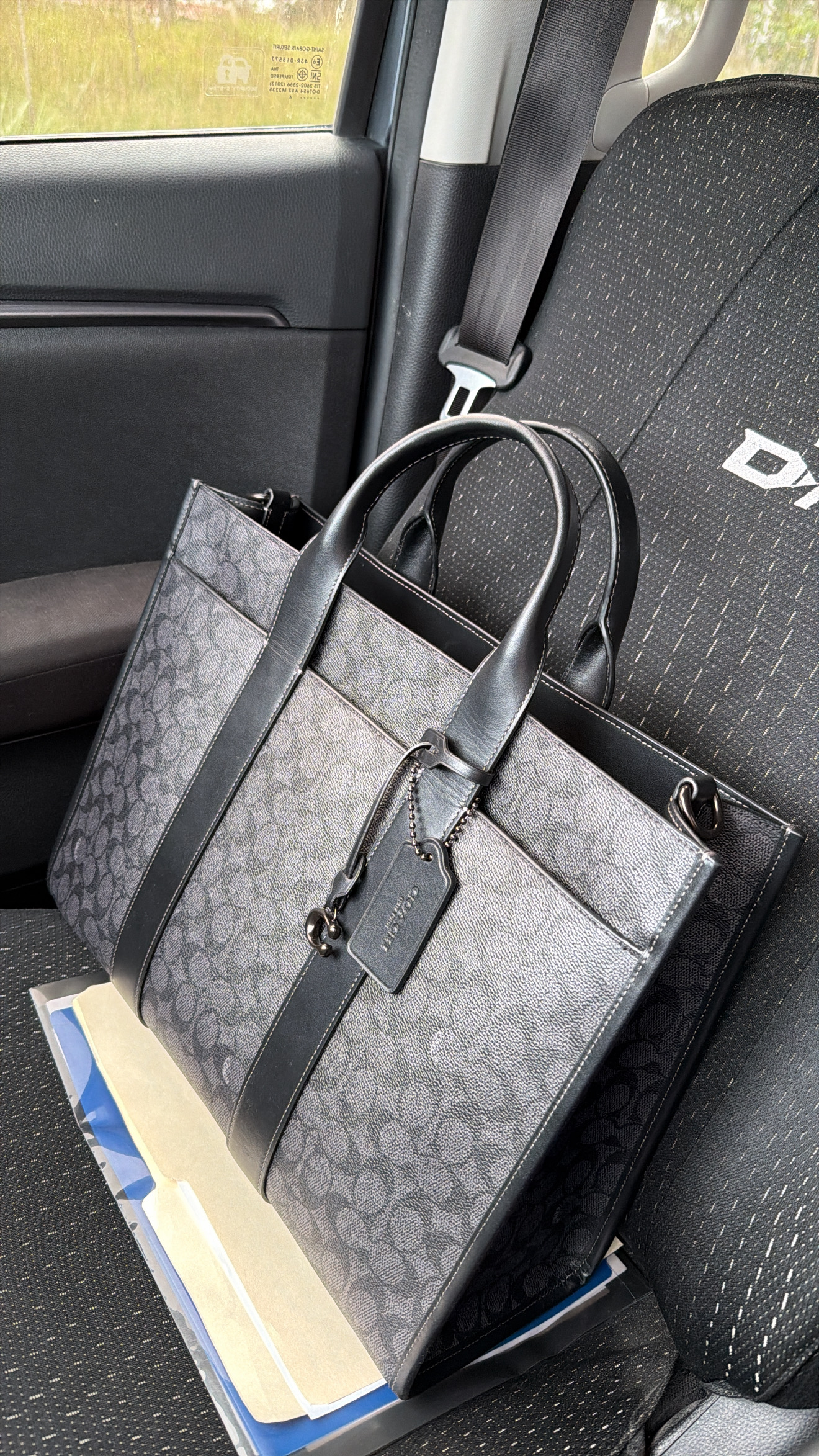 Wesley Tote In Signature Canvas | COACH®
