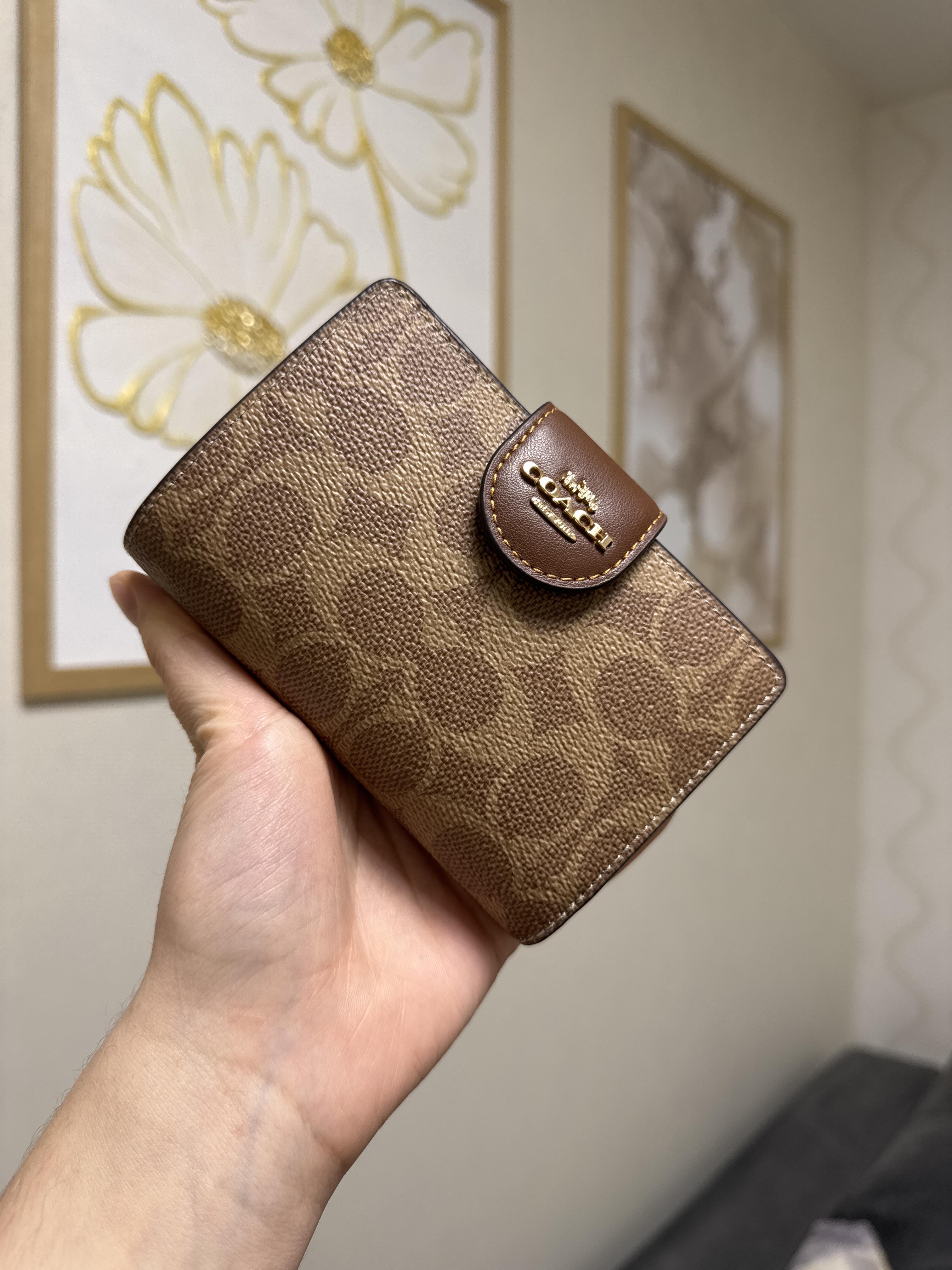Medium Corner Zip Wallet In Signature Jacquard With Floral