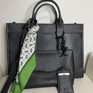 Wesley Tote In Signature Canvas With Patches | COACH®