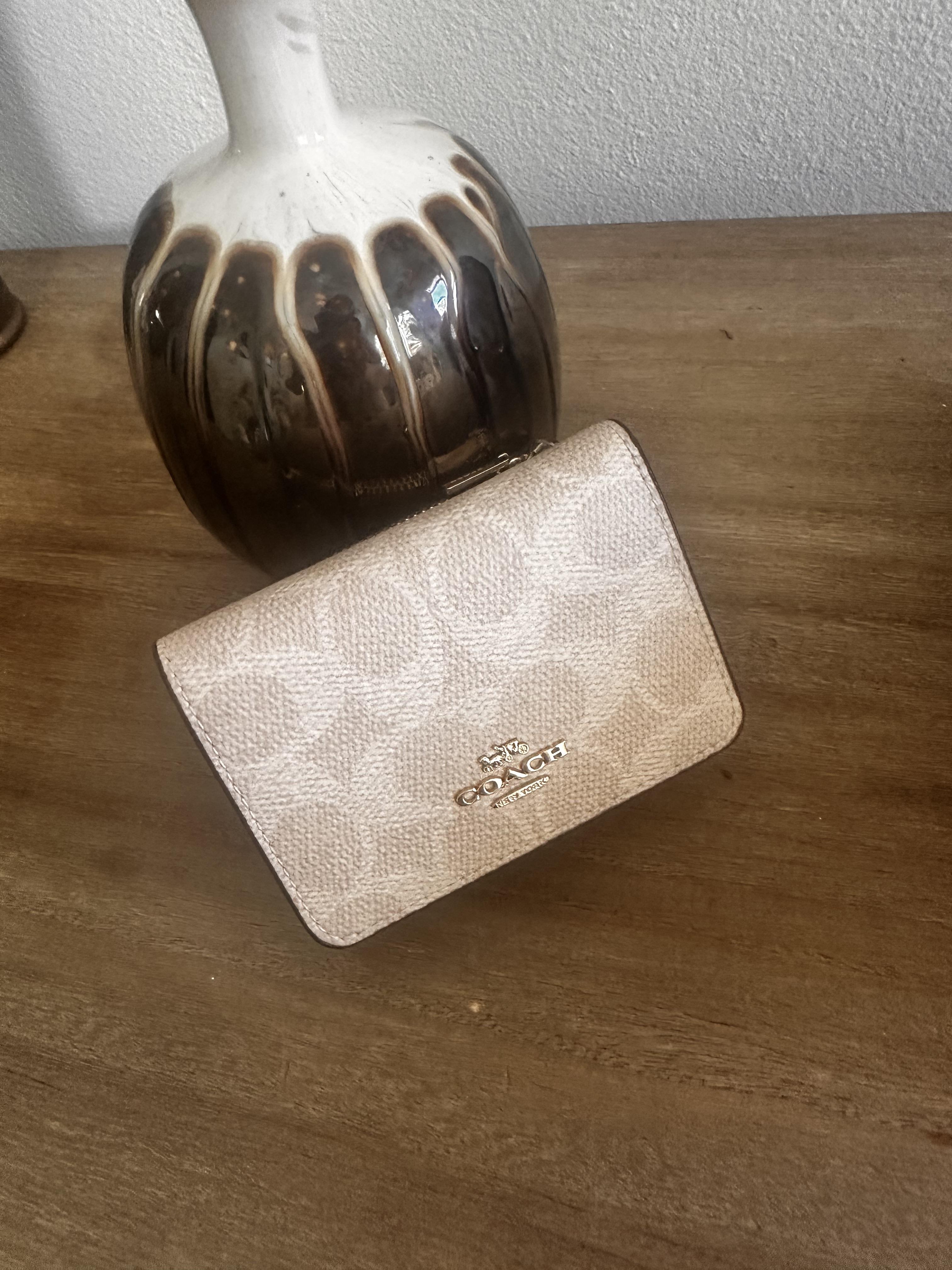 Card Holder Wallet In Blocked Signature Canvas | Wallets | Coach