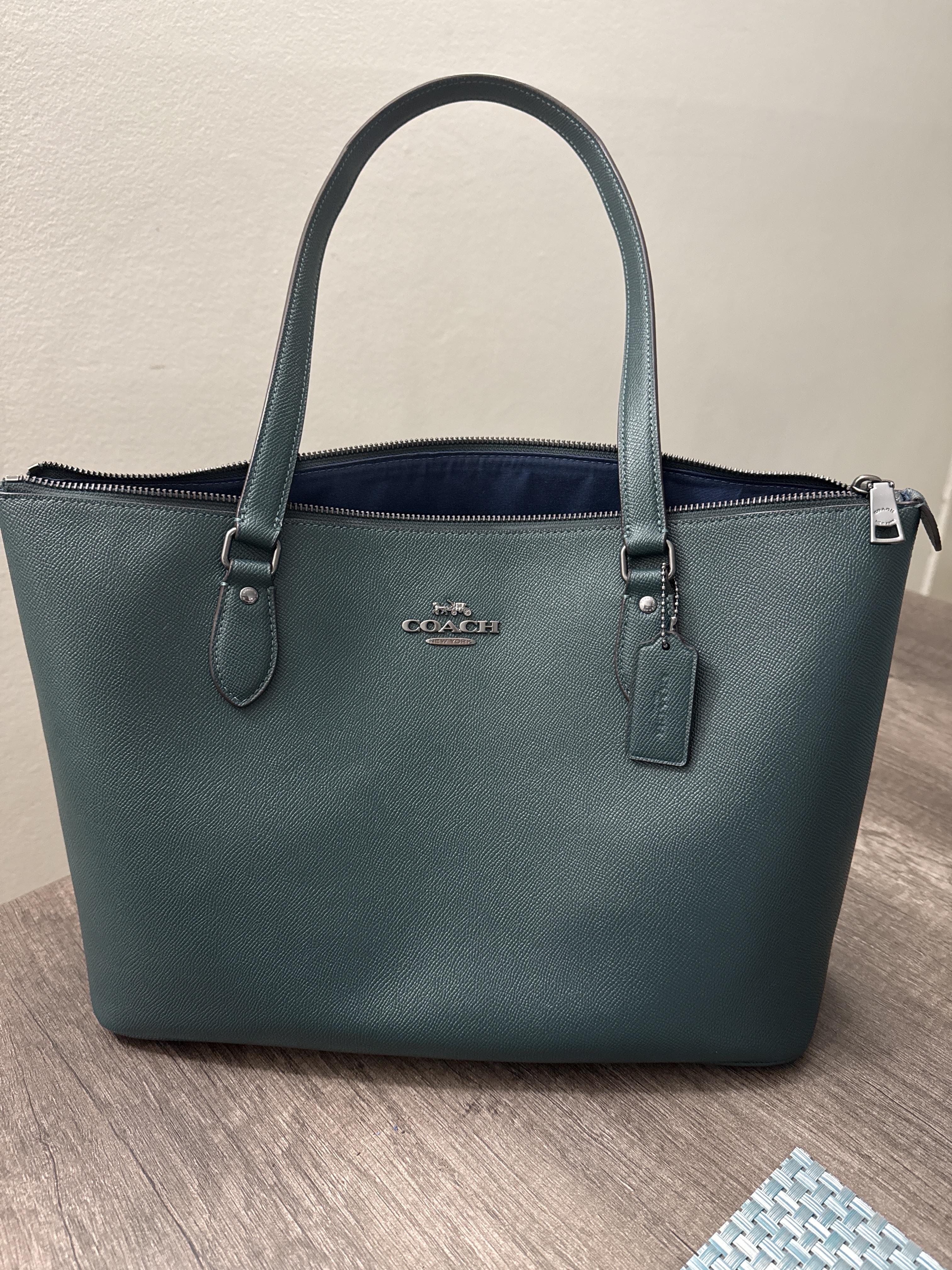 Gallery Tote Bag With Heart Bolt Print | COACH®