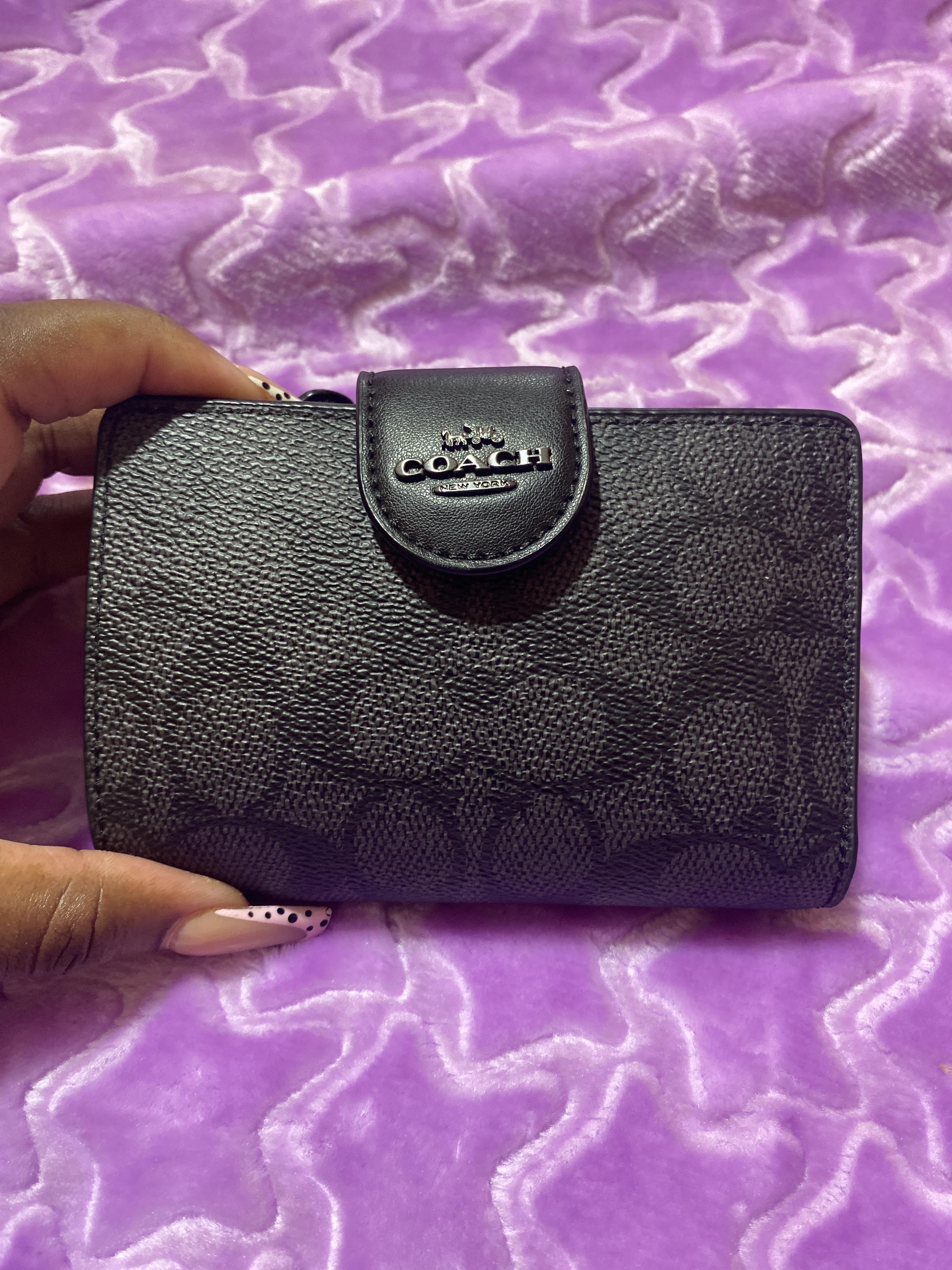 coach 二つ折り財布　CORNER ZIP WALLET Medium Corner Zip Wallet | Wallets | Coach | COACH®