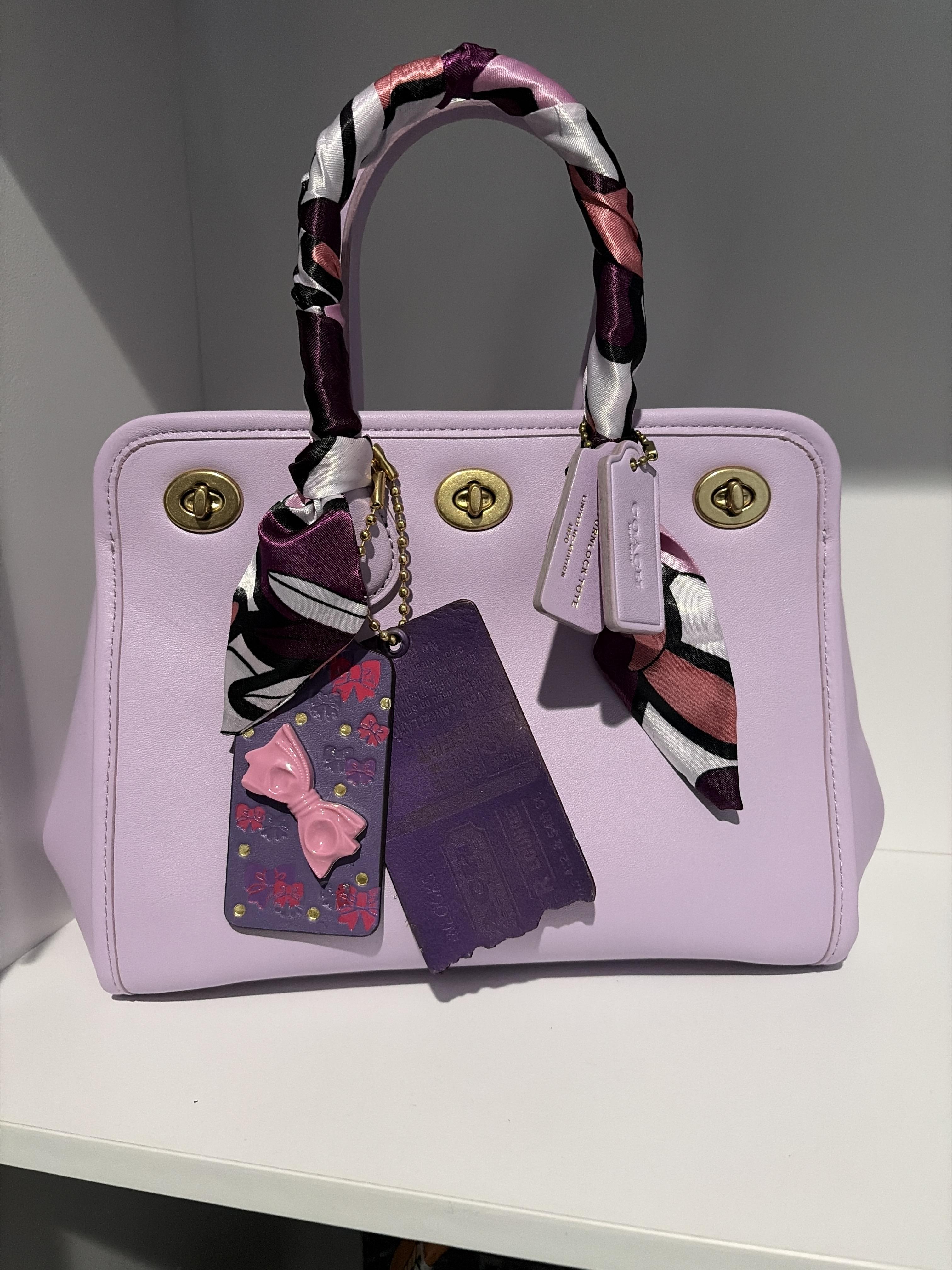 Buy Now Turnlock Tote Bag 22 | Bags | Coach | COACH®