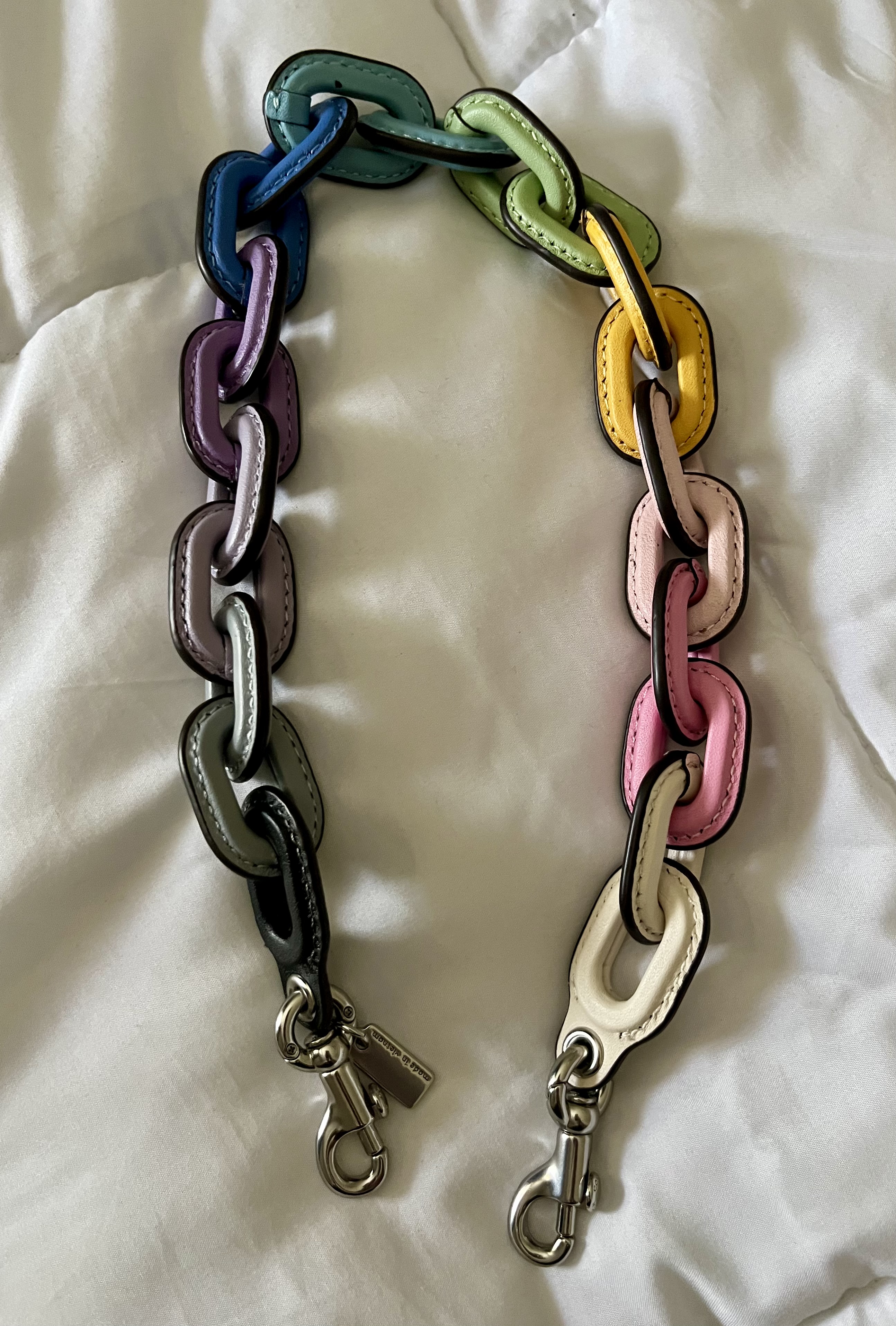 New Coach Short Chain Strap With Recycled Resin