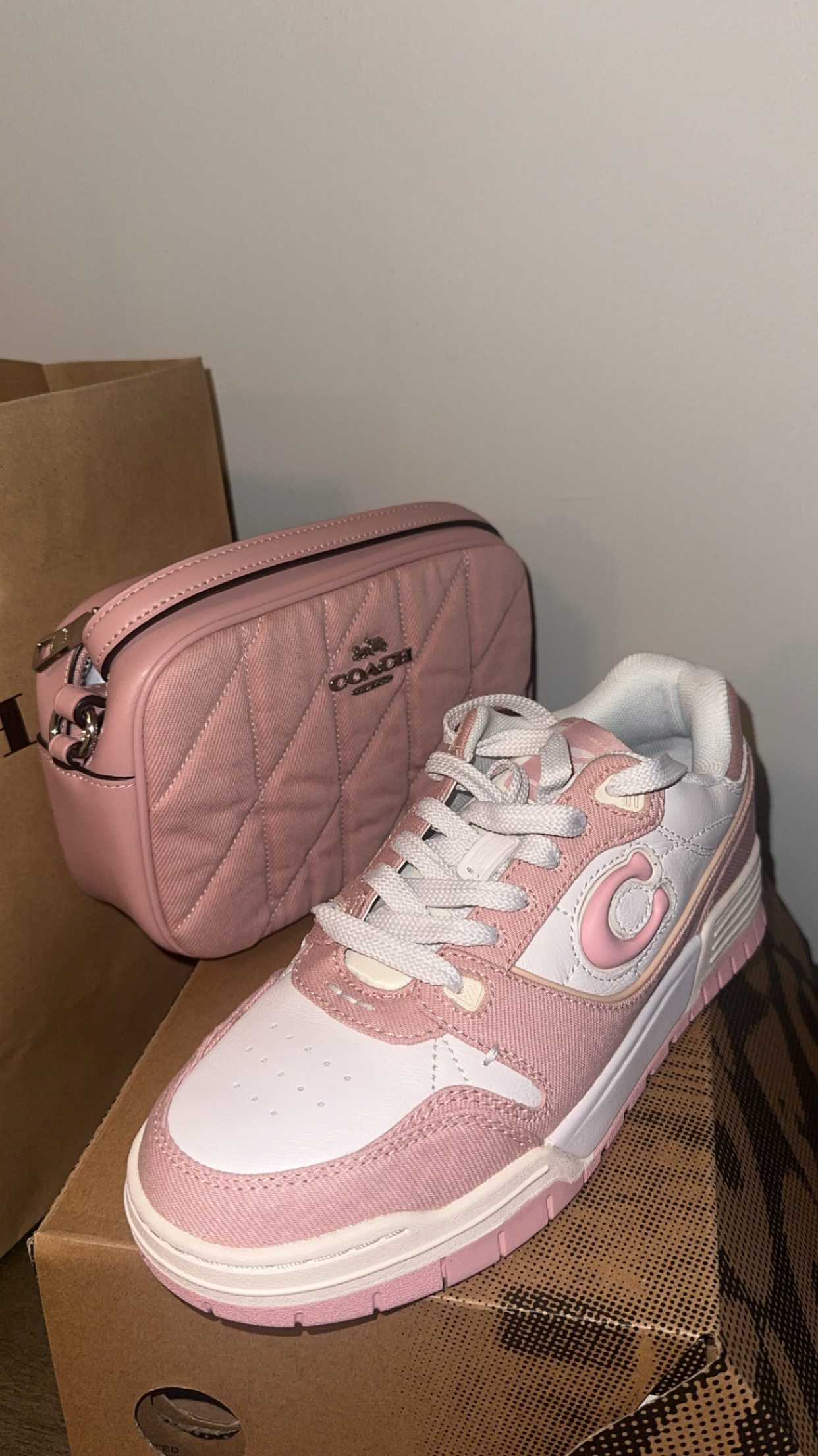 [COACH]Soho Sneaker With Signature★ユニセックス★ COACH® Outlet | Soho Sneaker In Signature Canvas