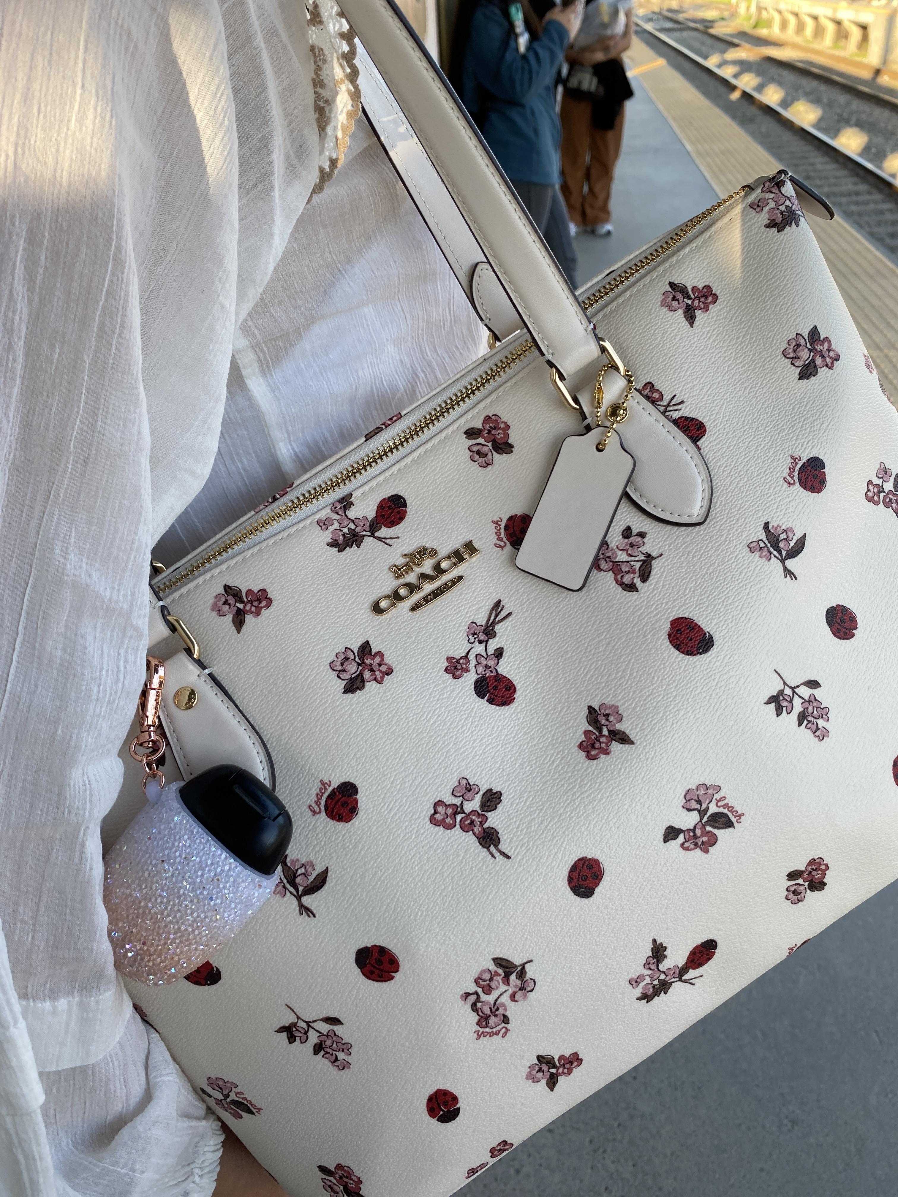 Gallery Tote Bag In Signature Leather | COACH®