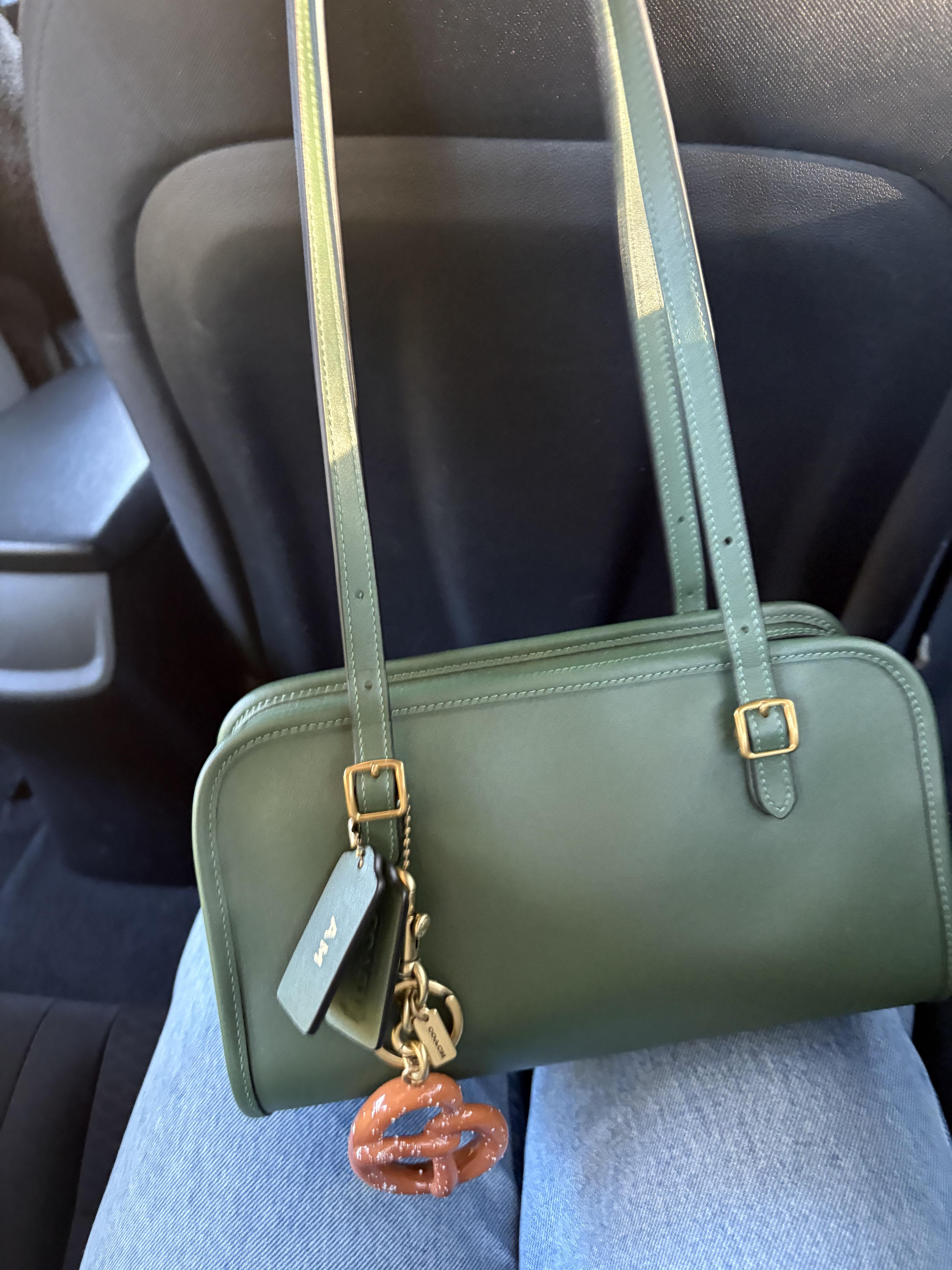 coachバック NWT Coach Teri Hobo Bag In Signature Canvas CJ517/CV935/CAL52