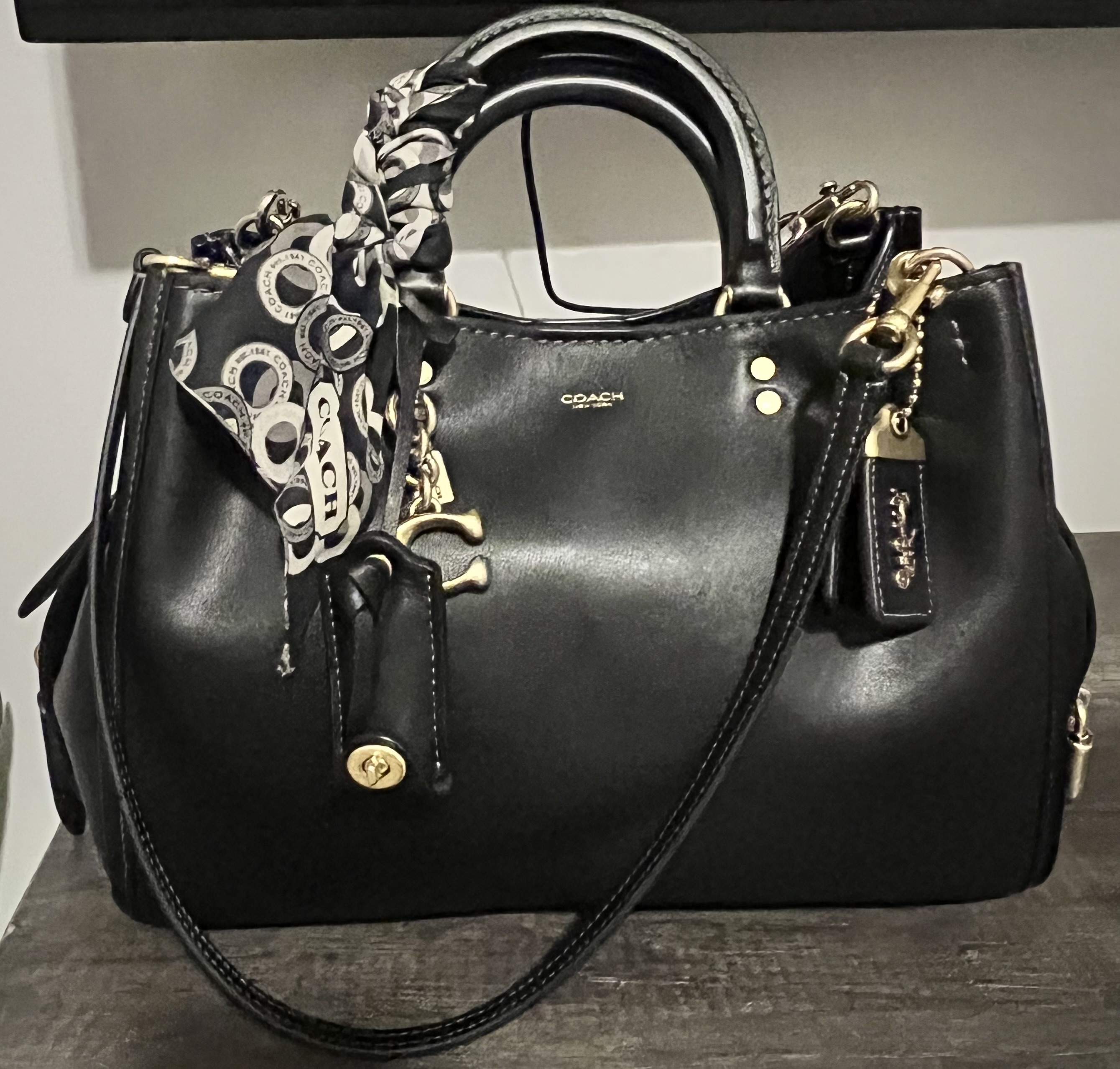 COACH バック COACH® AL | Turnlock Crossbody Bag | Bags | Coach
