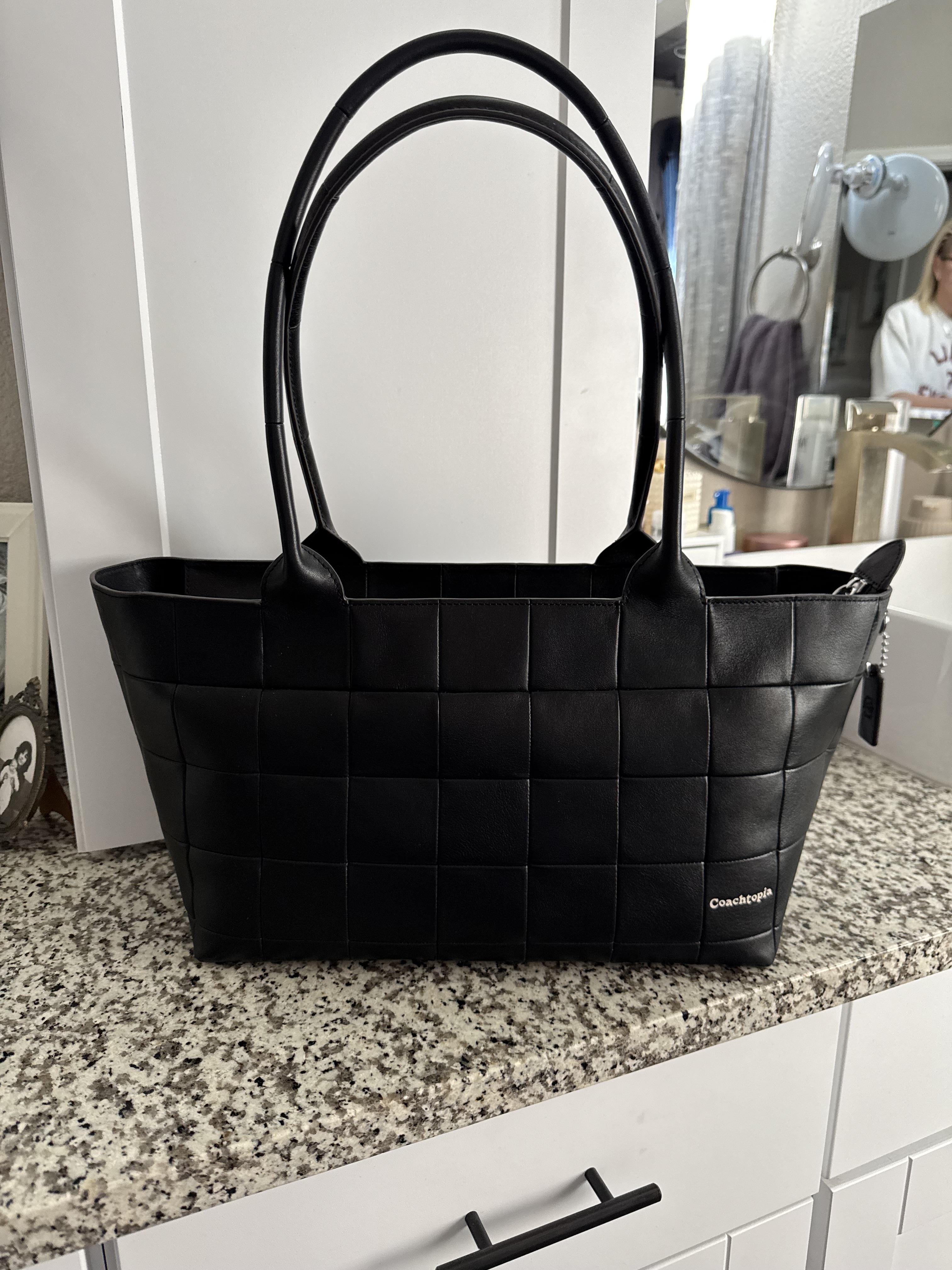 COACHTOPIA パファー トートバッグ ブラック Alter/Ego Large Tote Bag | Bags | Coach | Coachtopia ™