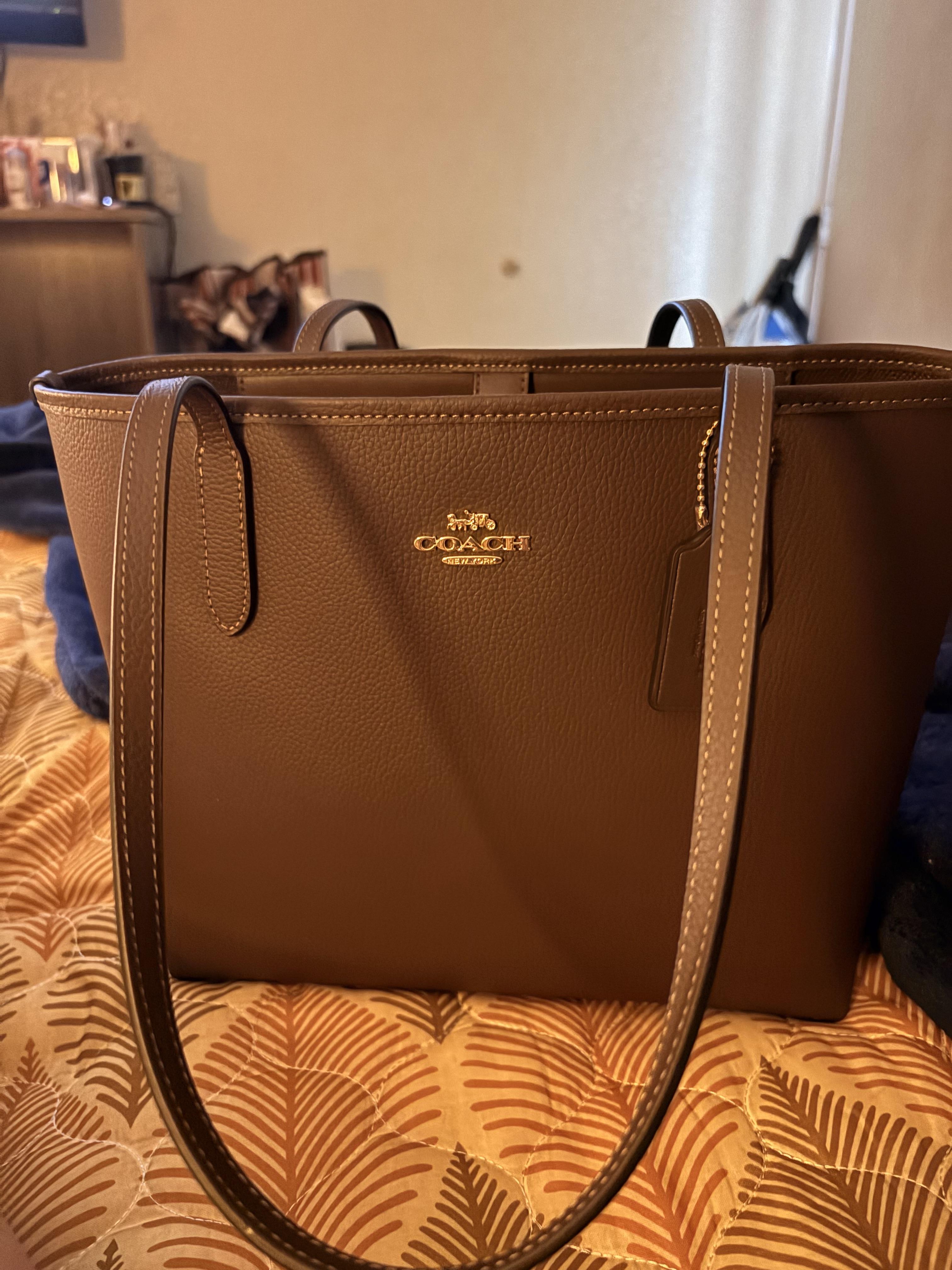 Medium City Tote Bag In Signature Canvas | Bags | Coach | COACH®