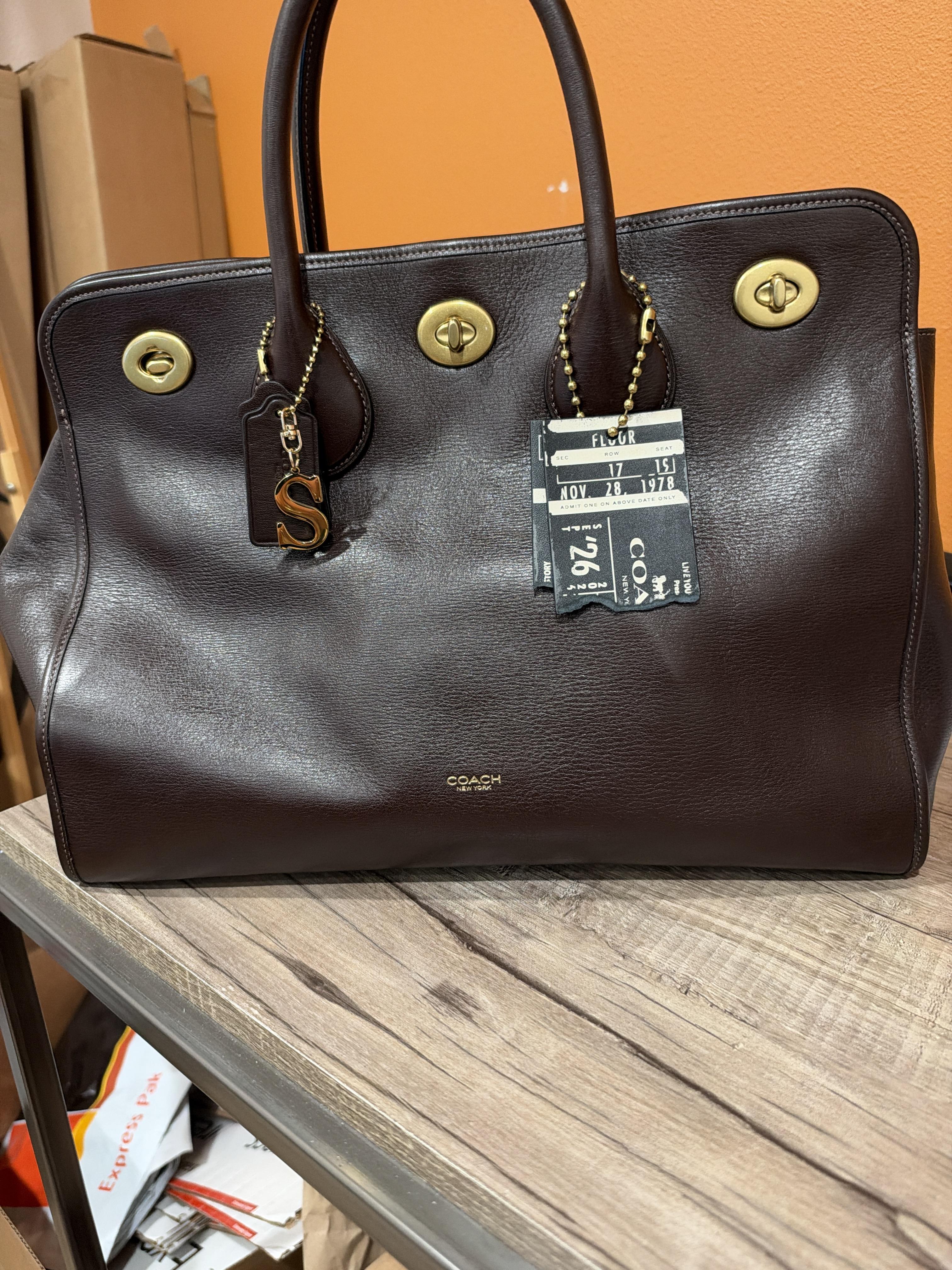 Buy Now Turnlock Tote Bag 40 | COACH®