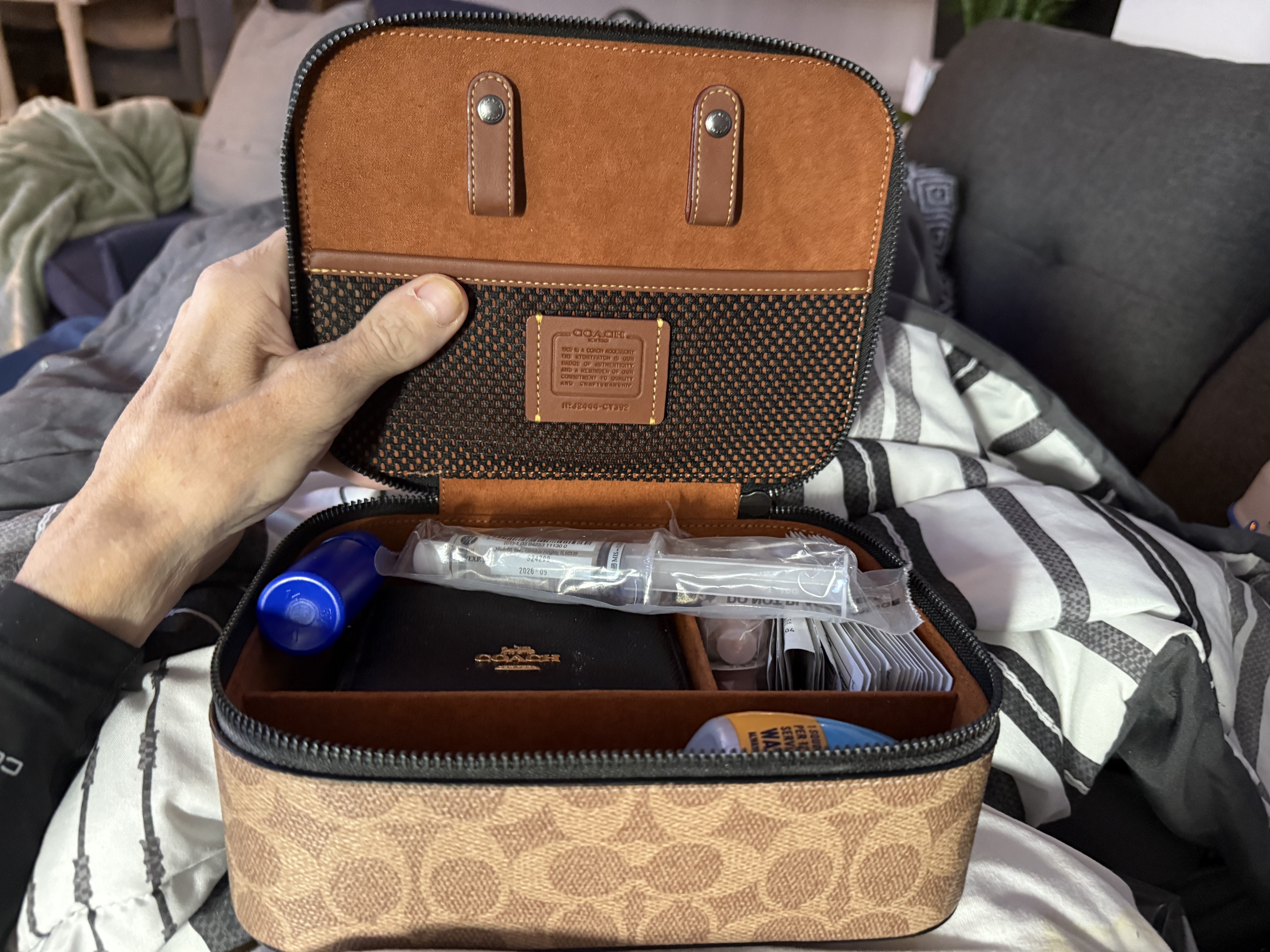 ✅✅✅ 専用・:*+.\(( °ω° ))/.:+coach Tech Organizer In Colorblock Signature Canvas | Accessories