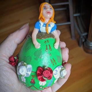 Alice Mache Egg