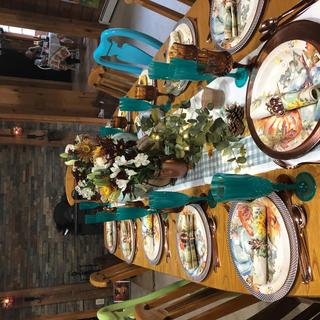 Thanksgiving table