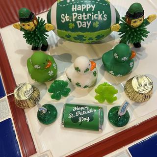 St Pat’s Parade Fun….. The kids loved the assortment !! ❤️❤️🎶🎶